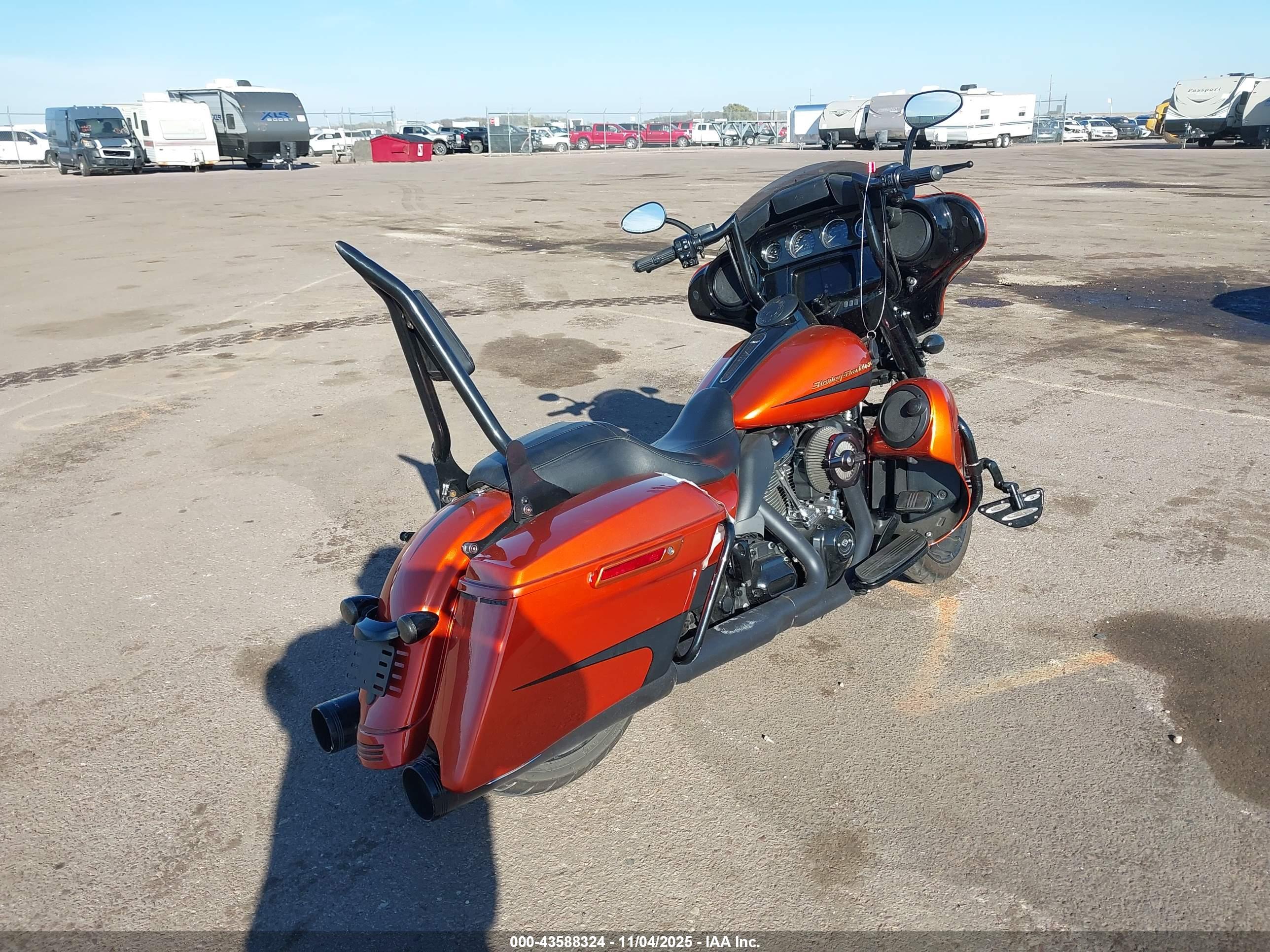 HARLEY-DAVIDSON FLHXS image 4