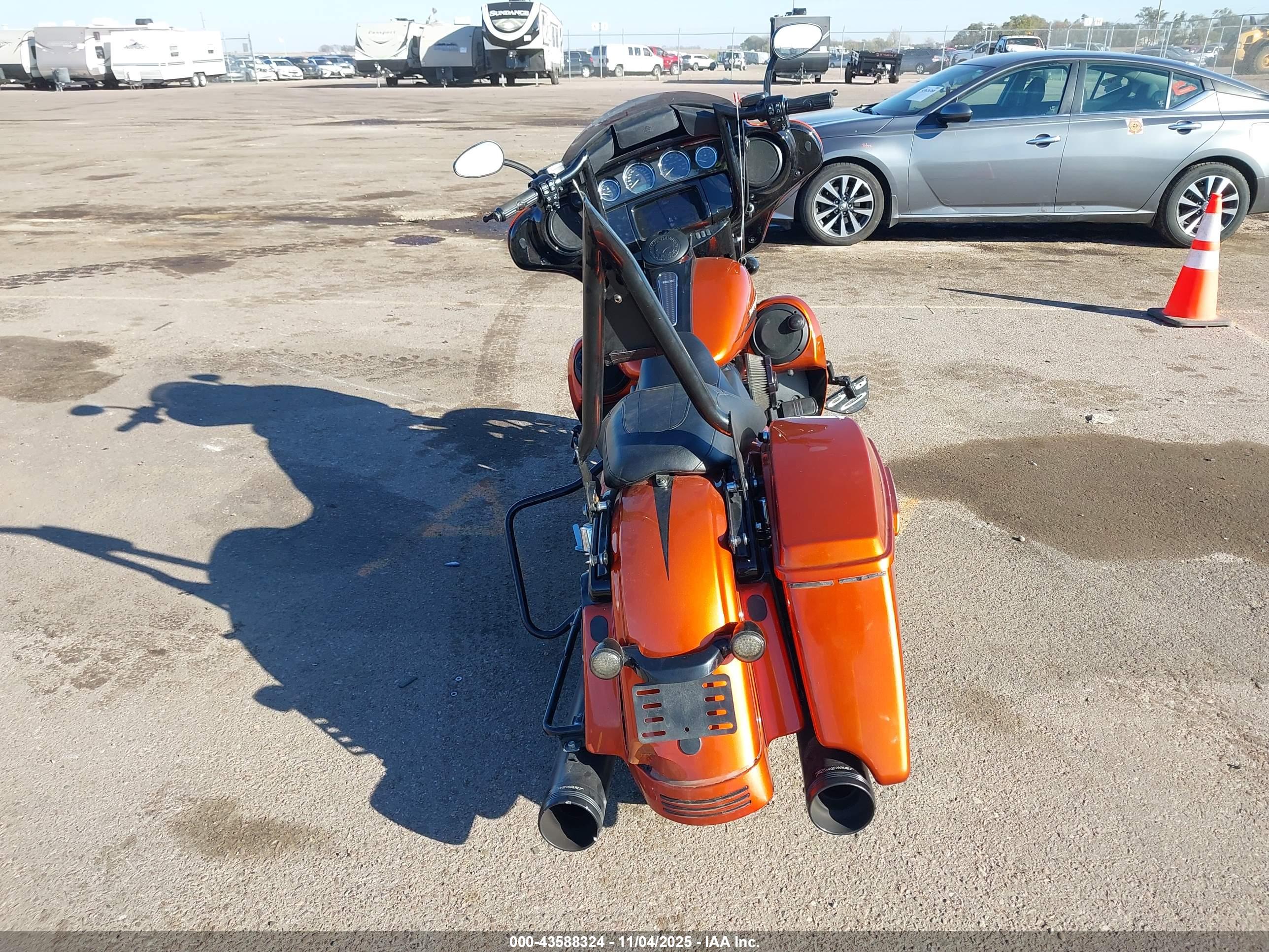 HARLEY-DAVIDSON FLHXS image 6