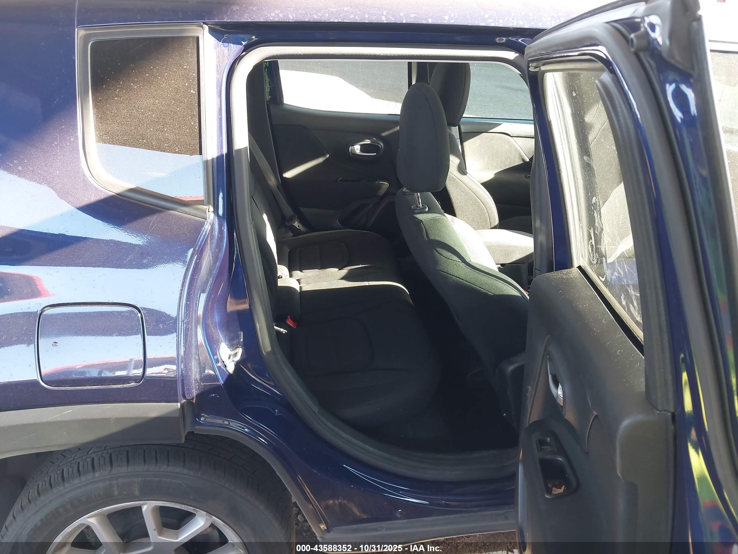 JEEP RENEGADE image 8