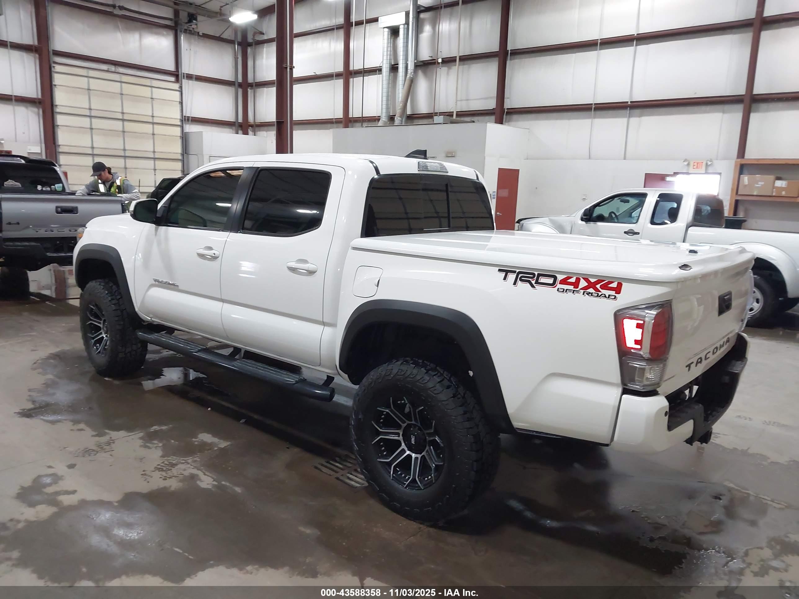 TOYOTA TACOMA image 3
