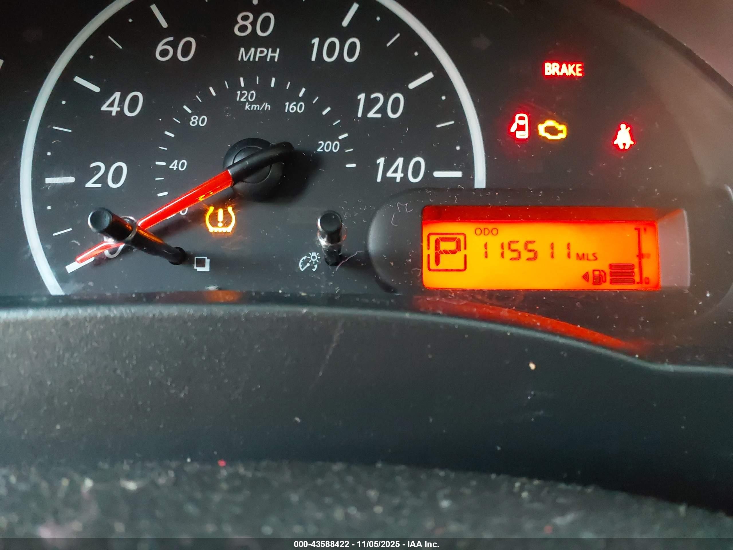 NISSAN VERSA image 7