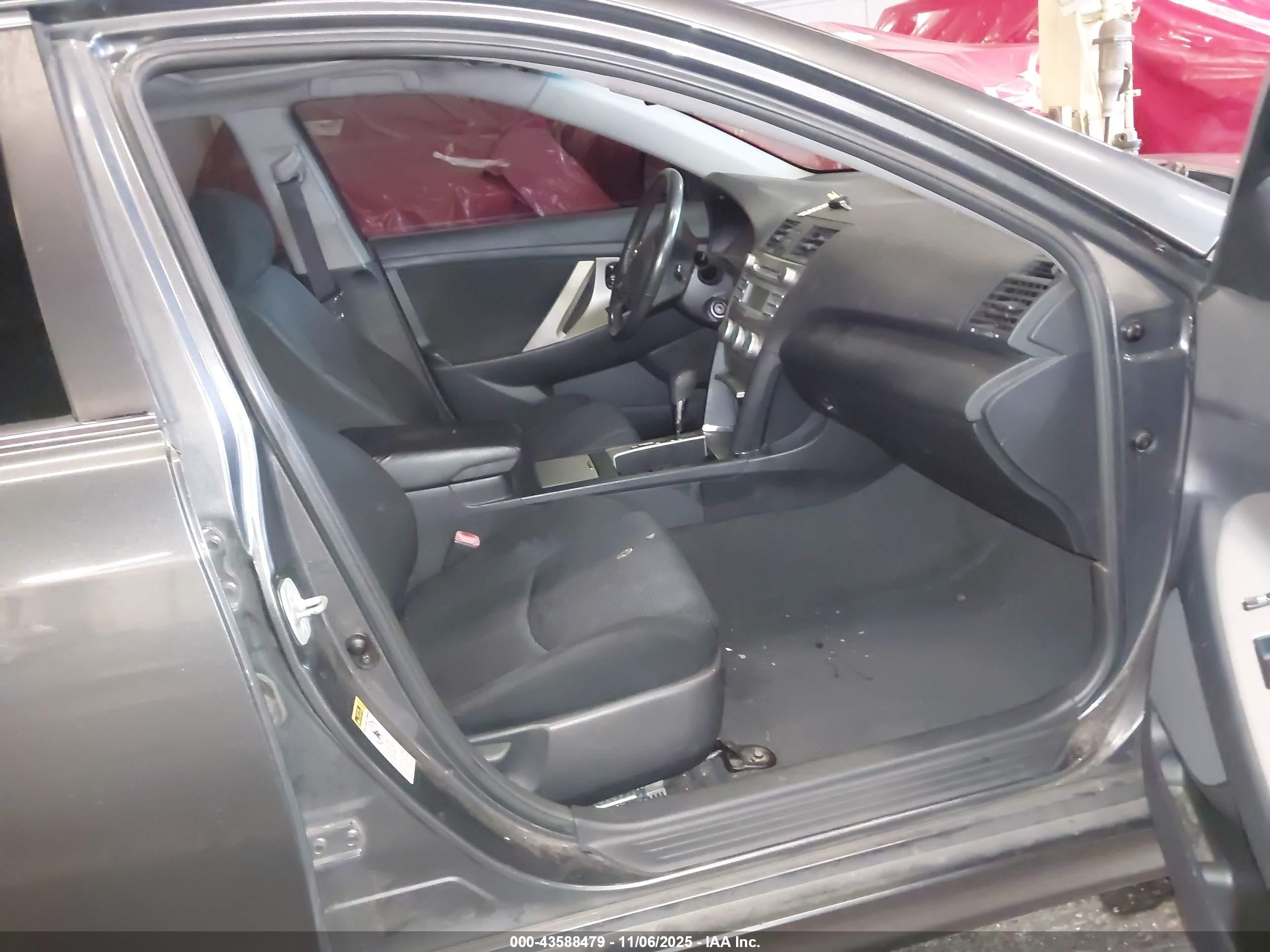 TOYOTA CAMRY image 5