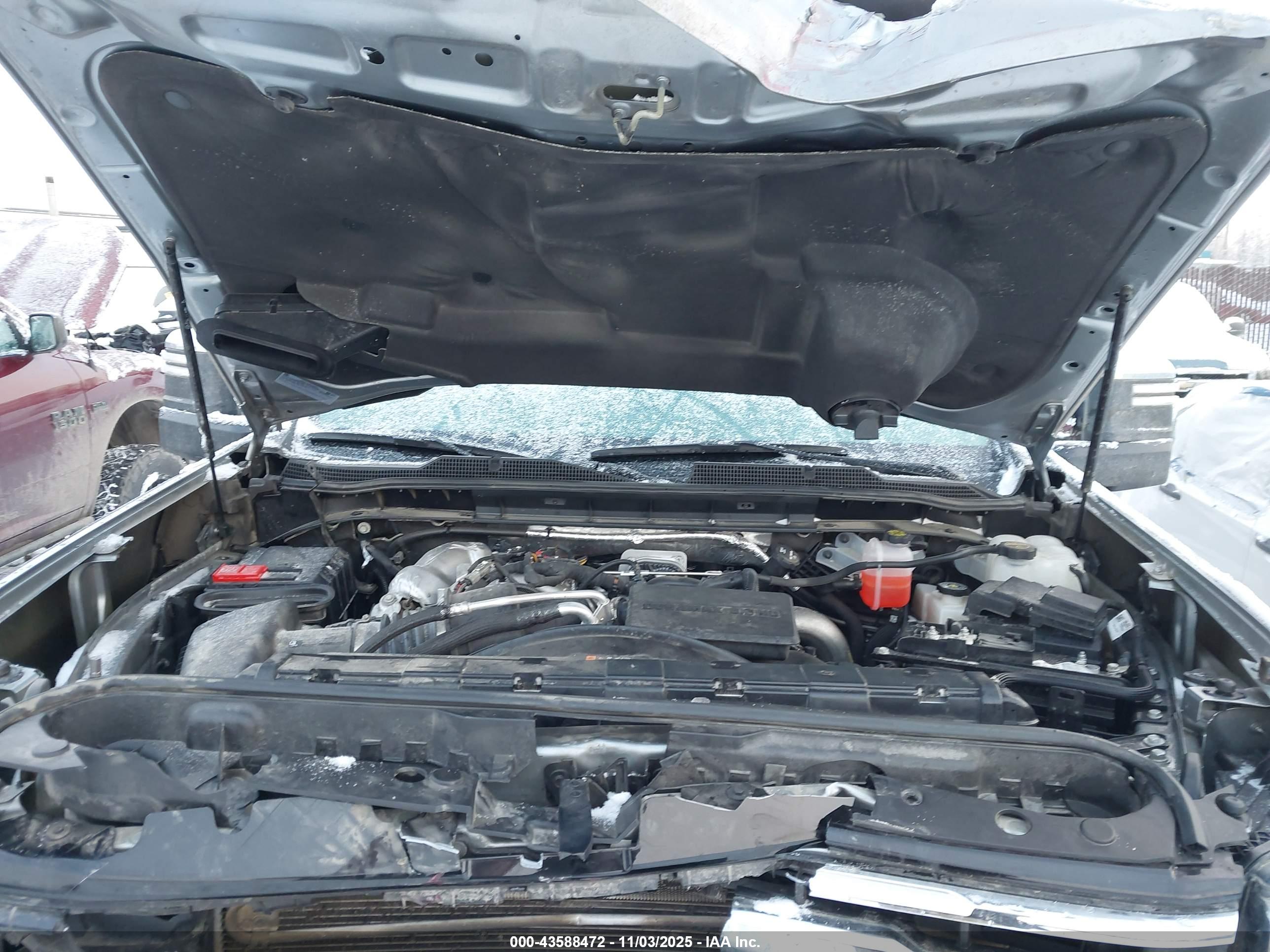 CHEVROLET SILVERADO image 10