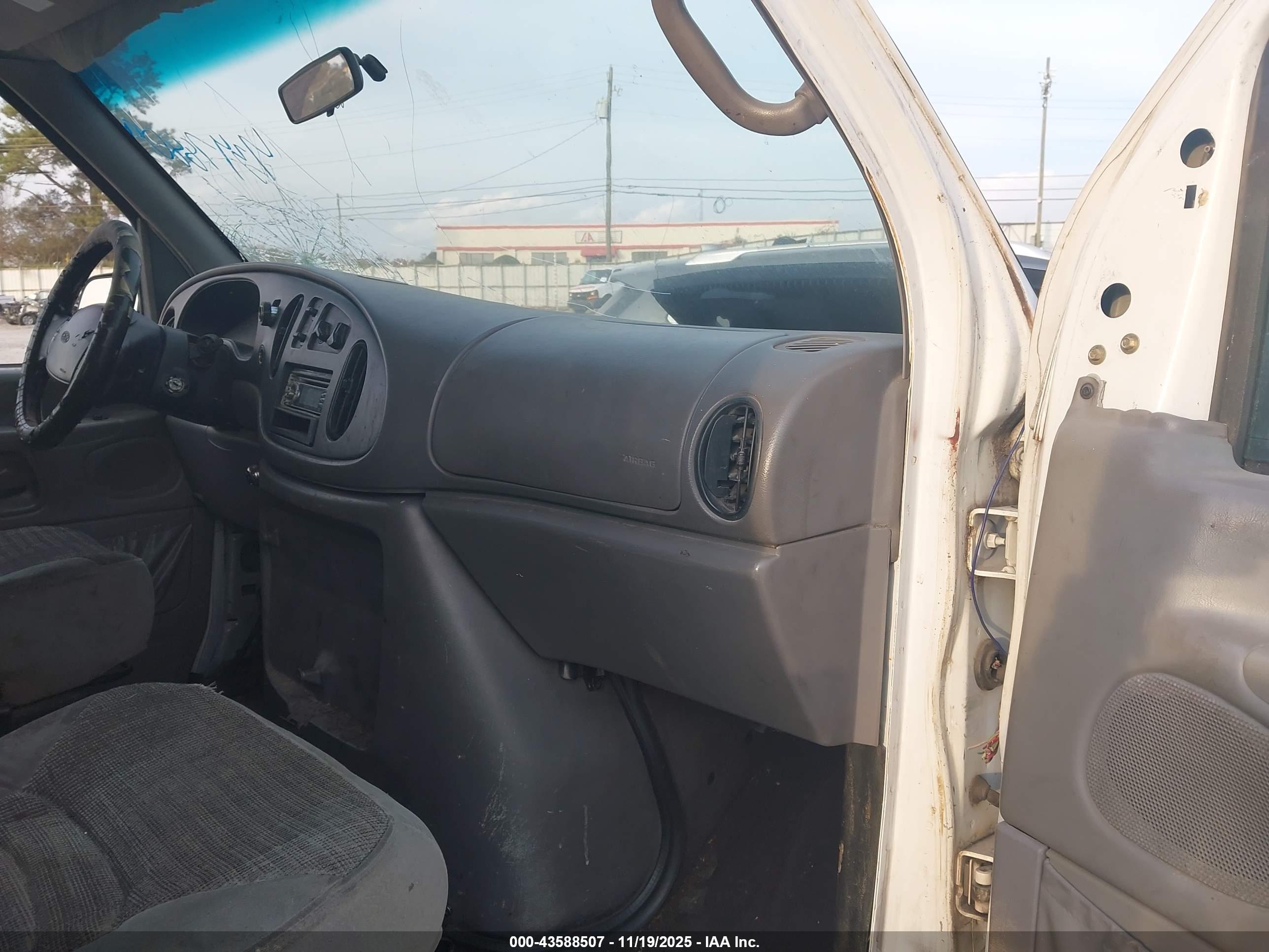 FORD E-350 image 5