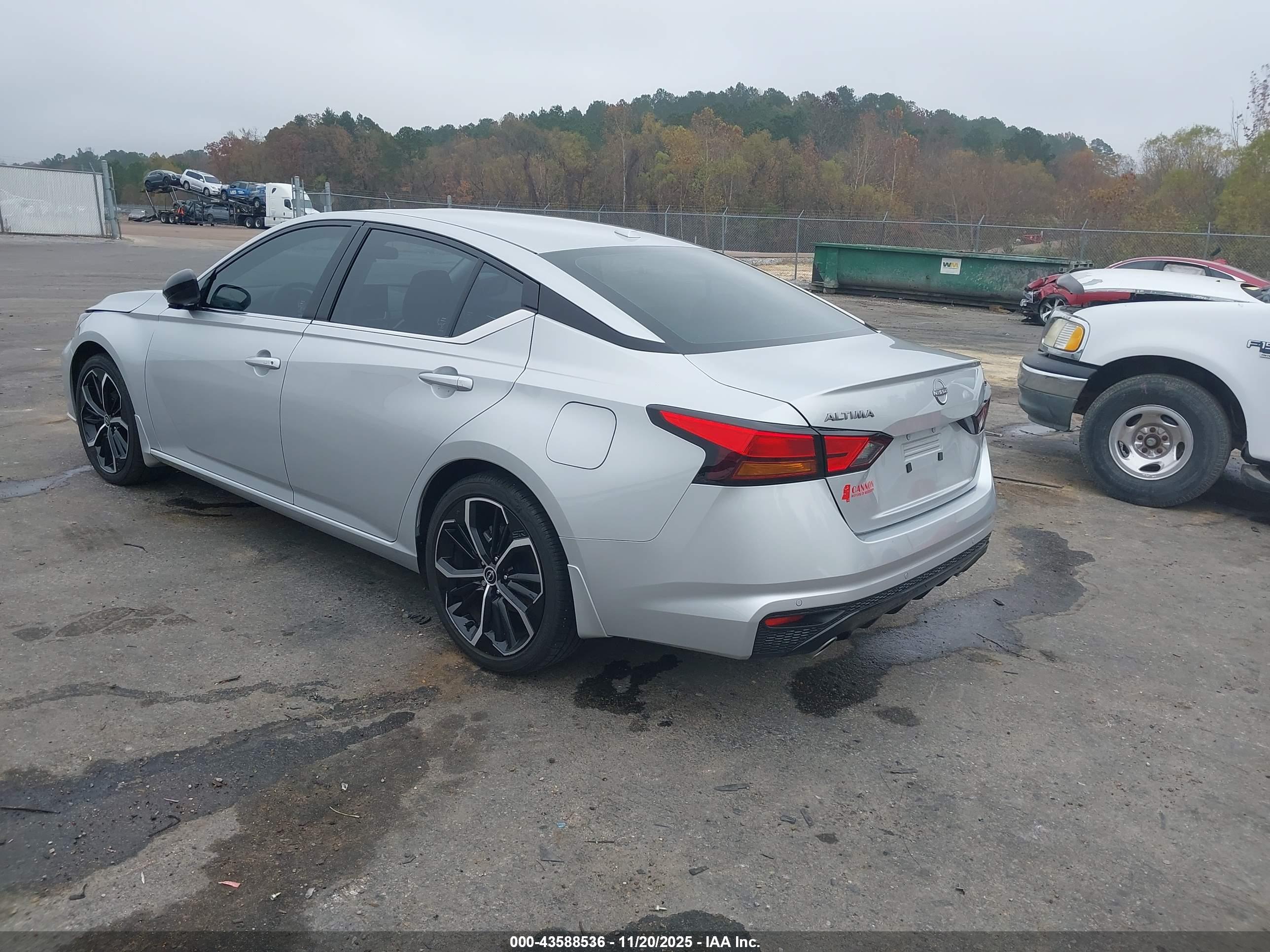 NISSAN ALTIMA image 3
