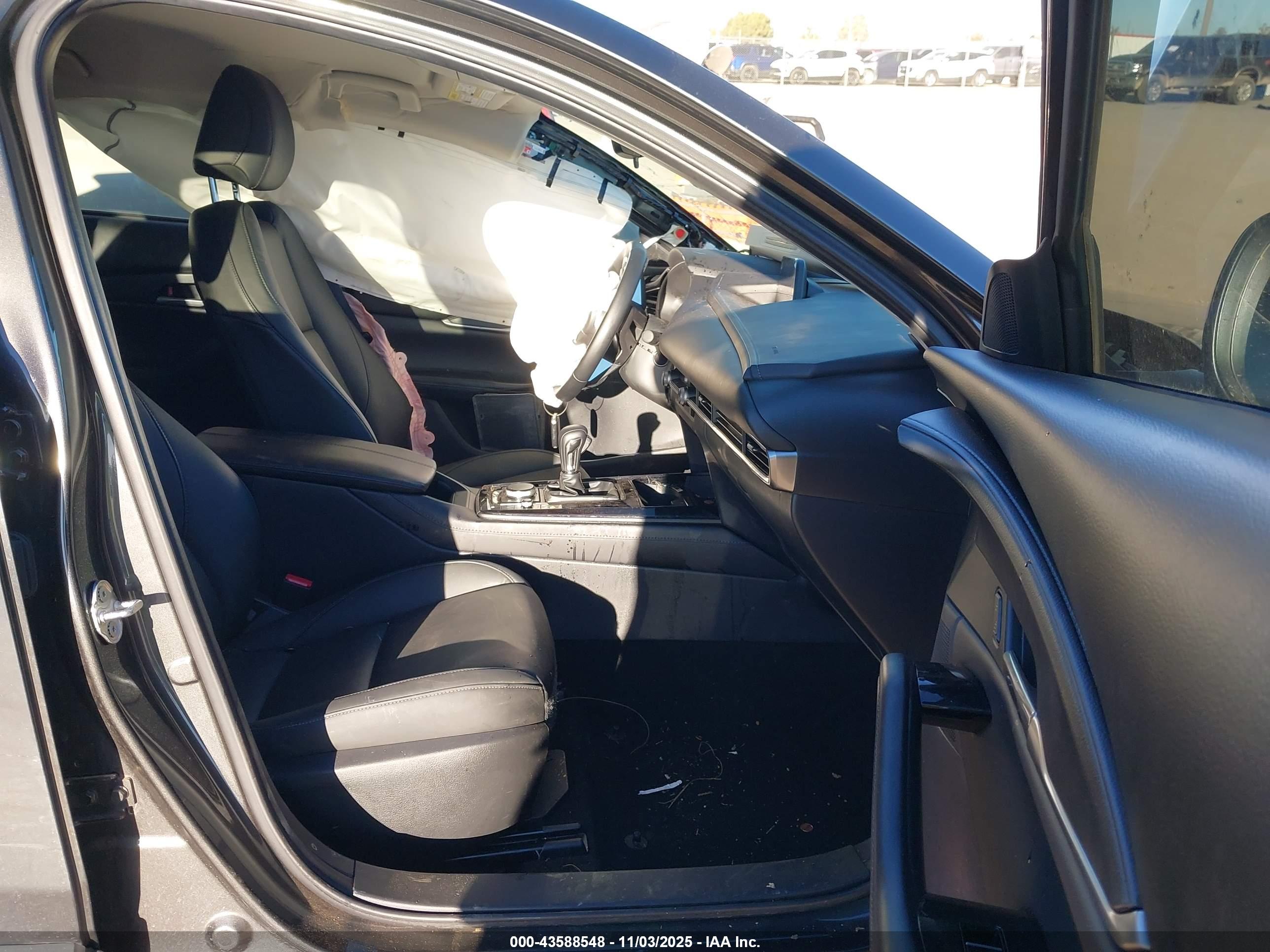 MAZDA CX-30 image 5