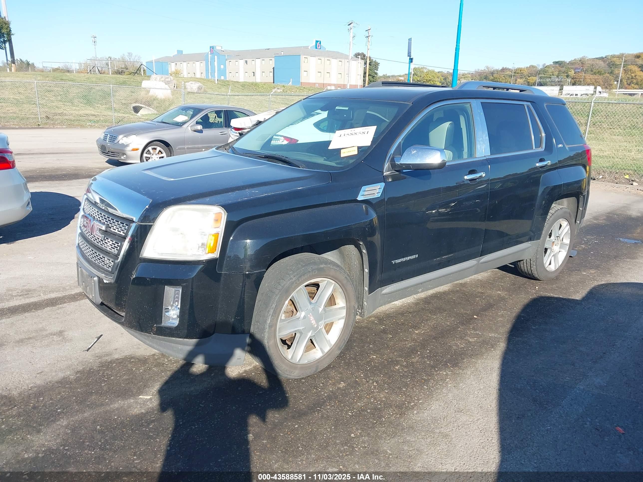 GMC TERRAIN image 2