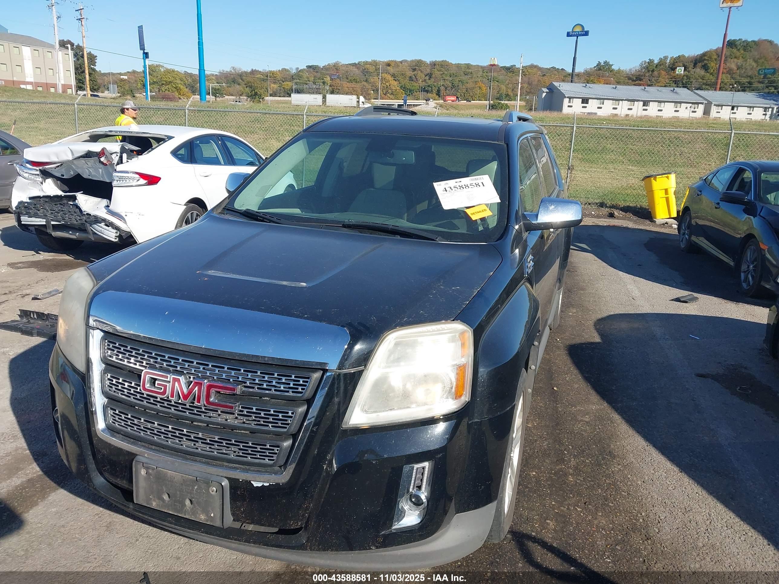 GMC TERRAIN image 6