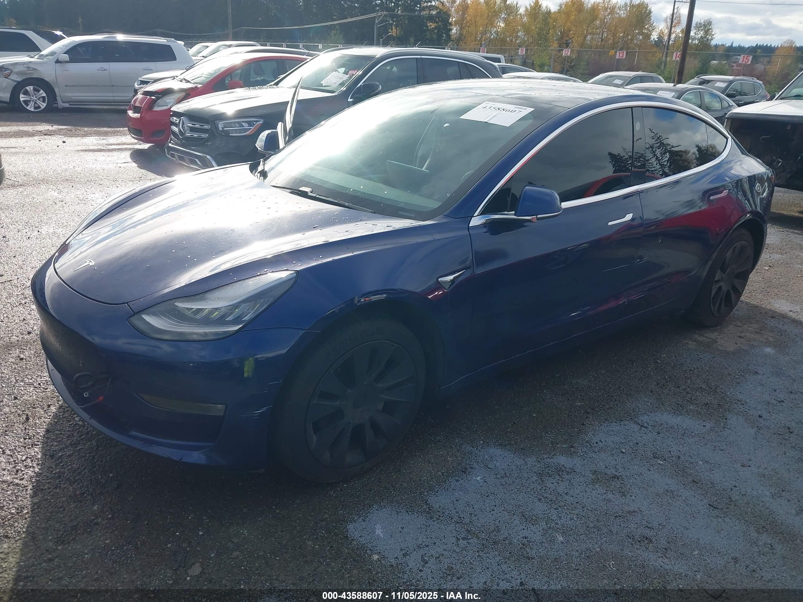 TESLA MODEL image 2