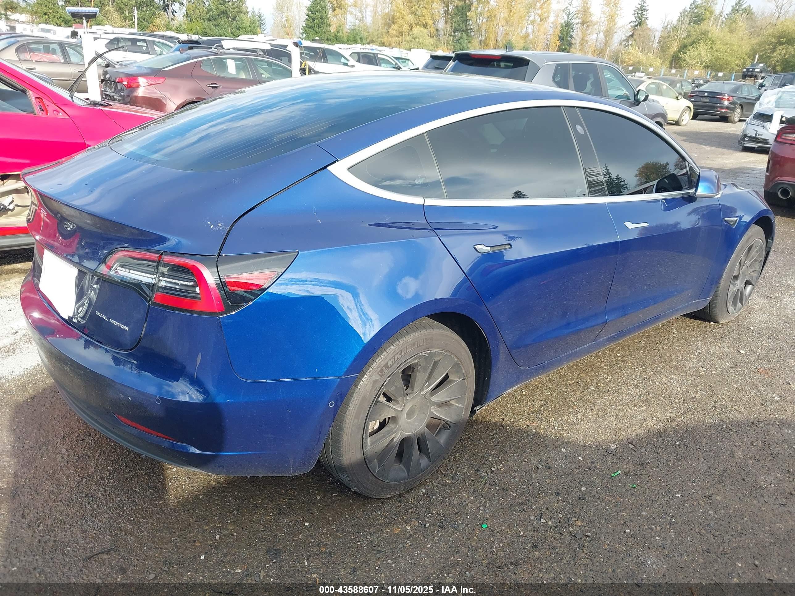 TESLA MODEL image 4
