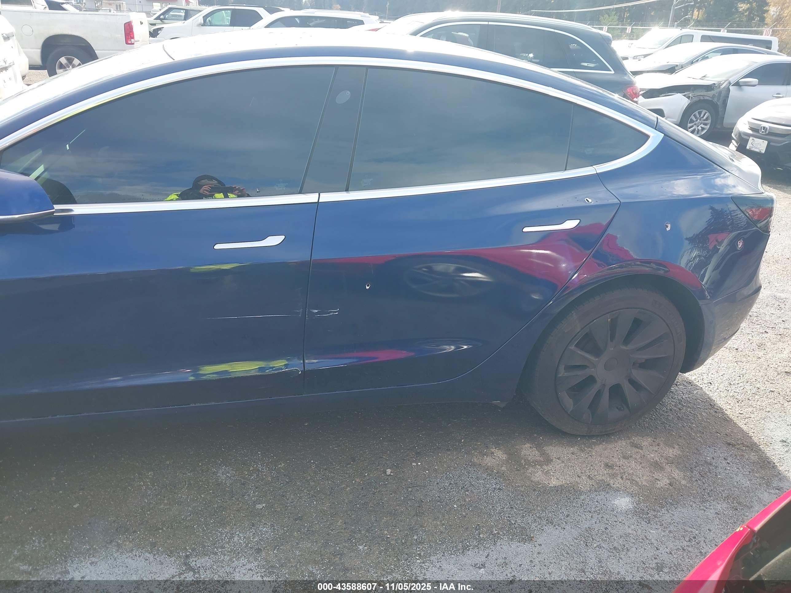 TESLA MODEL image 6