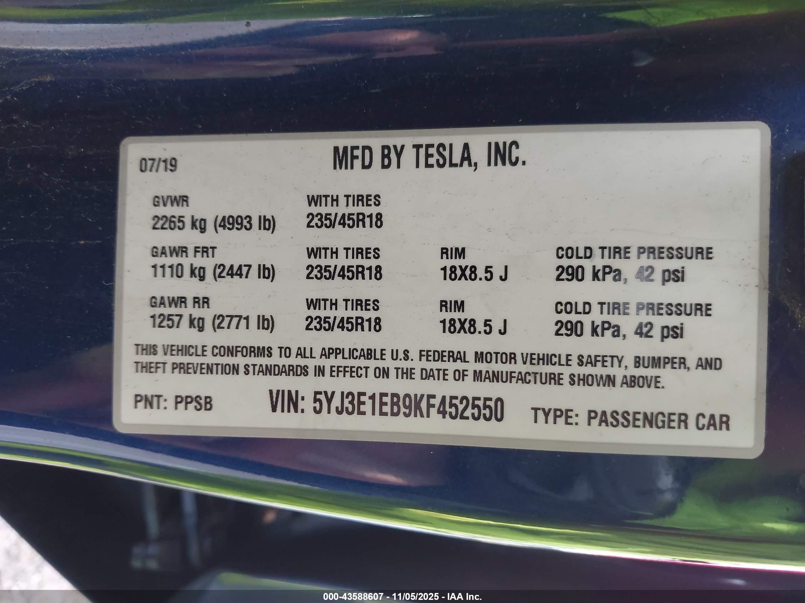 TESLA MODEL image 9