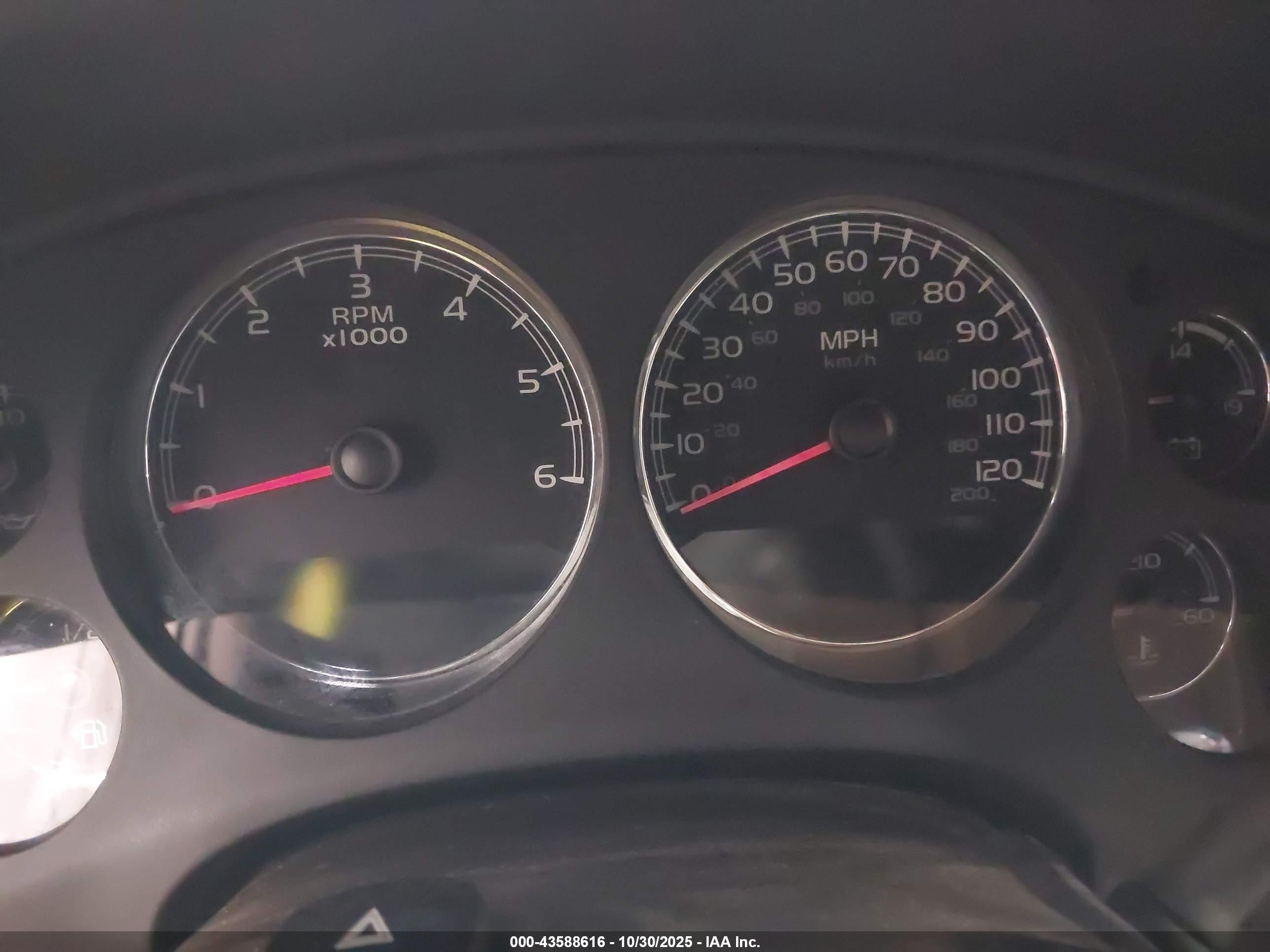 GMC YUKON image 7