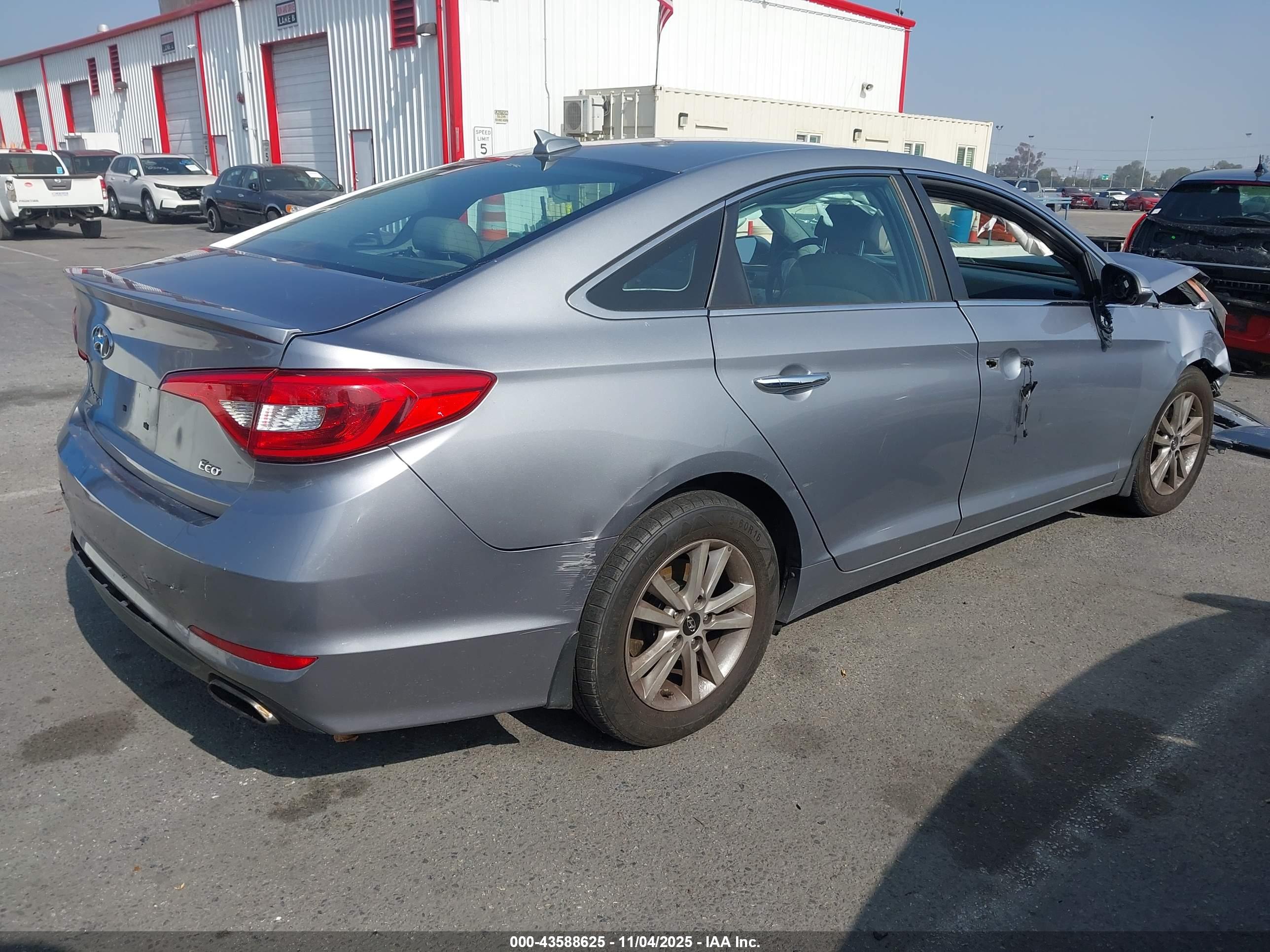HYUNDAI SONATA image 4