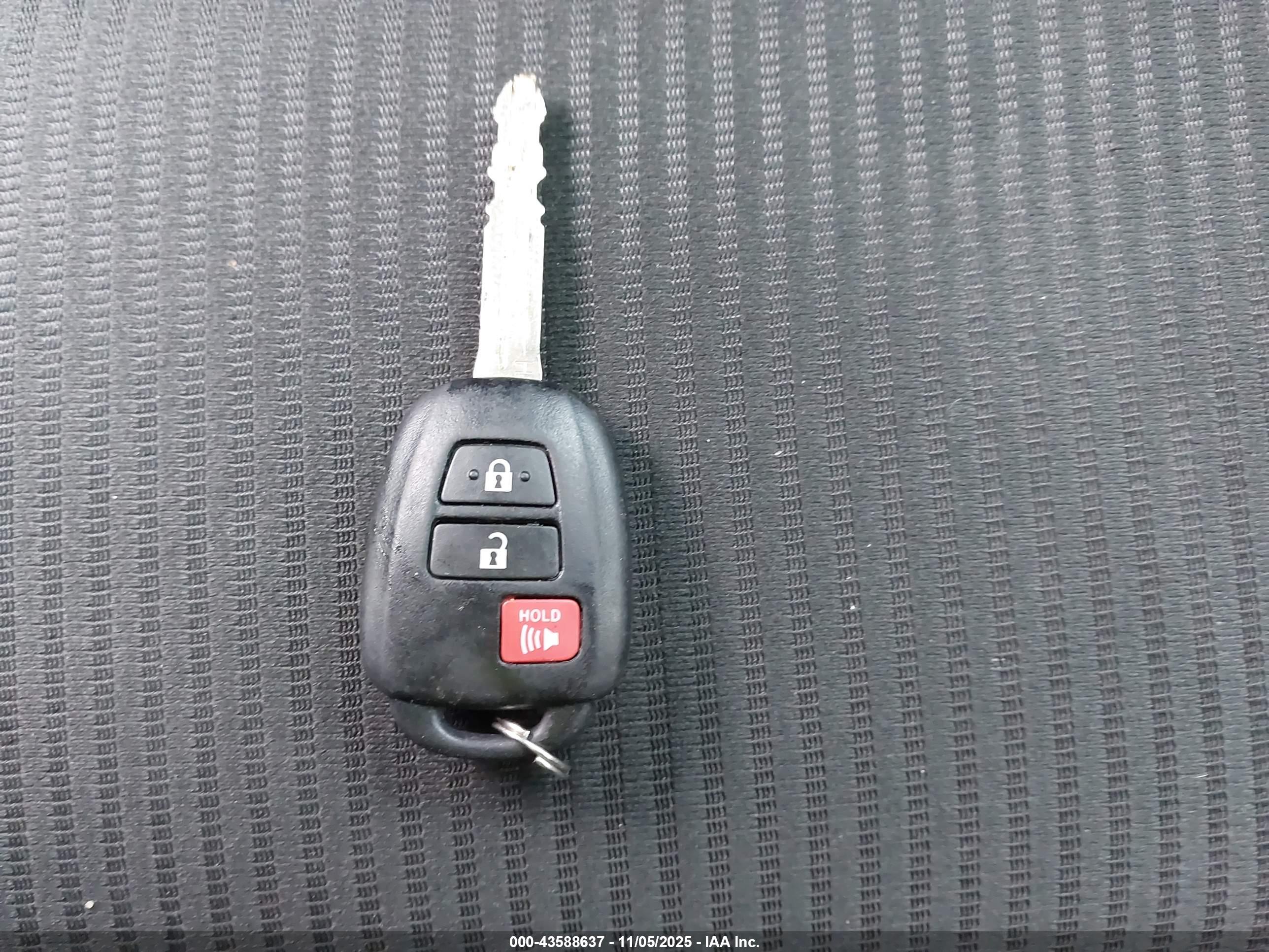 TOYOTA RAV4 image 11