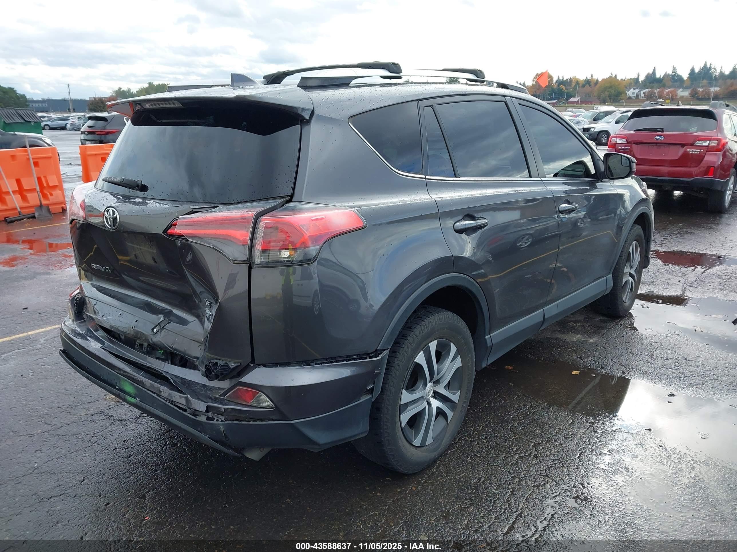 TOYOTA RAV4 image 4