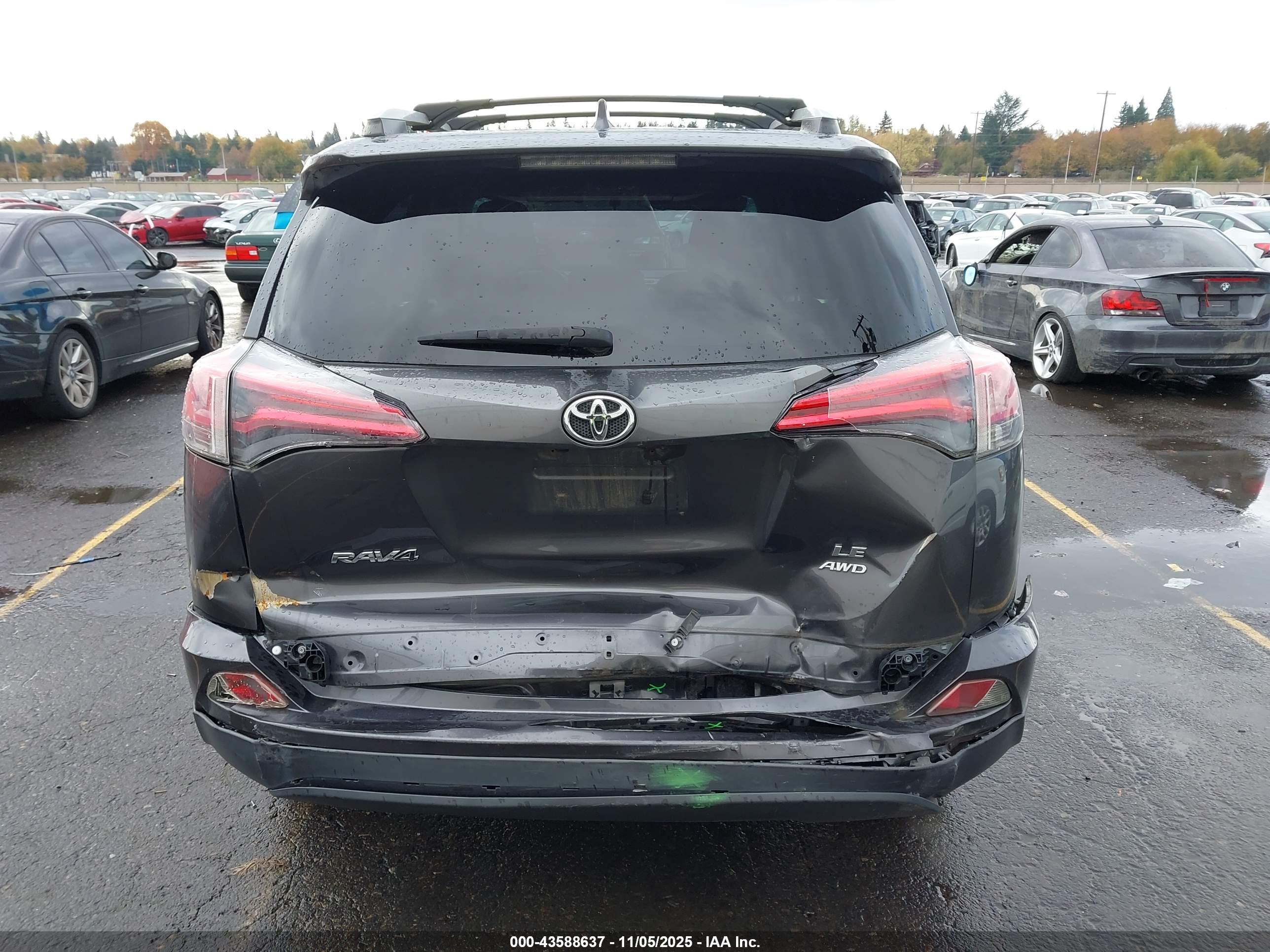 TOYOTA RAV4 image 6