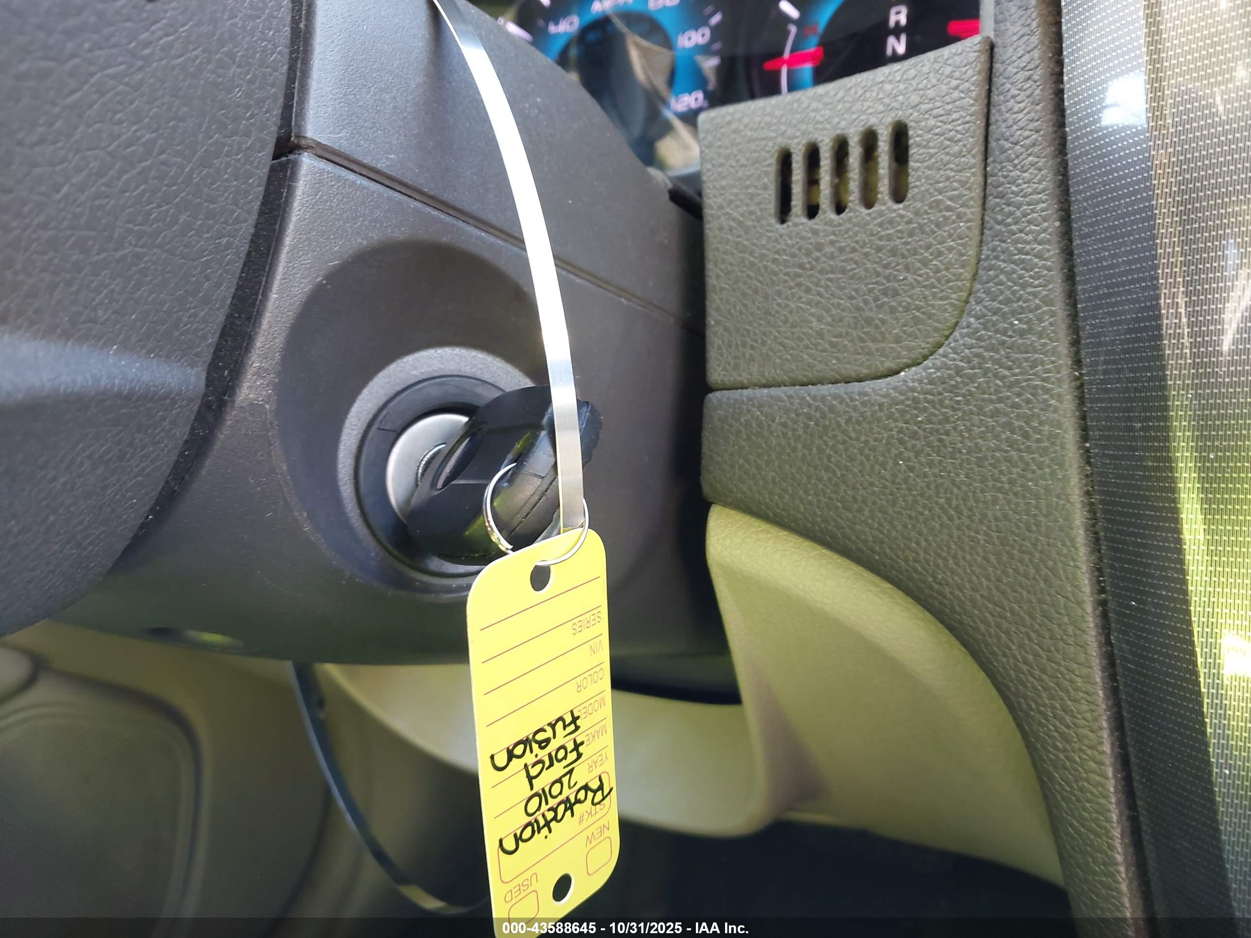 FORD FUSION image 11