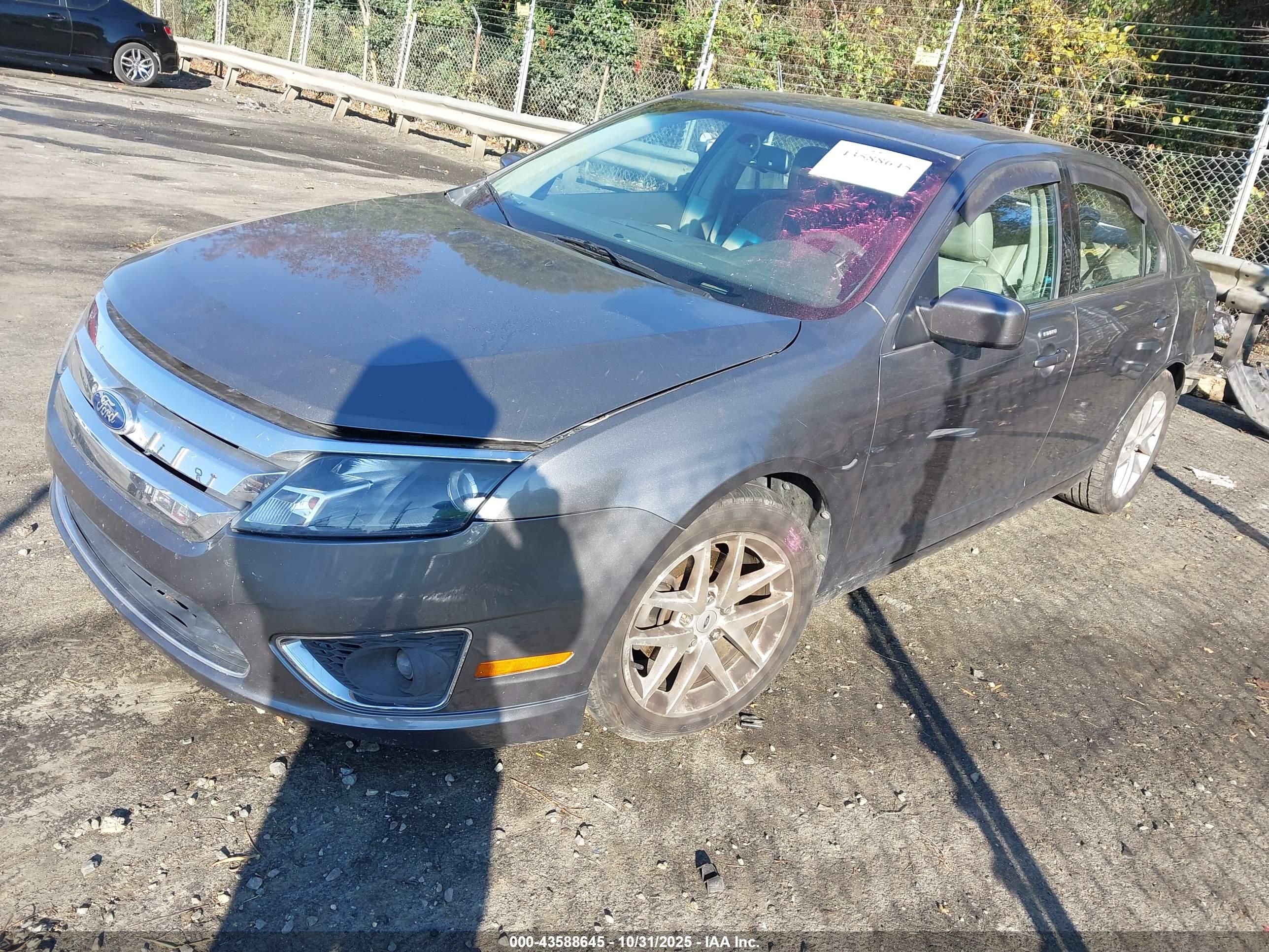 FORD FUSION image 2