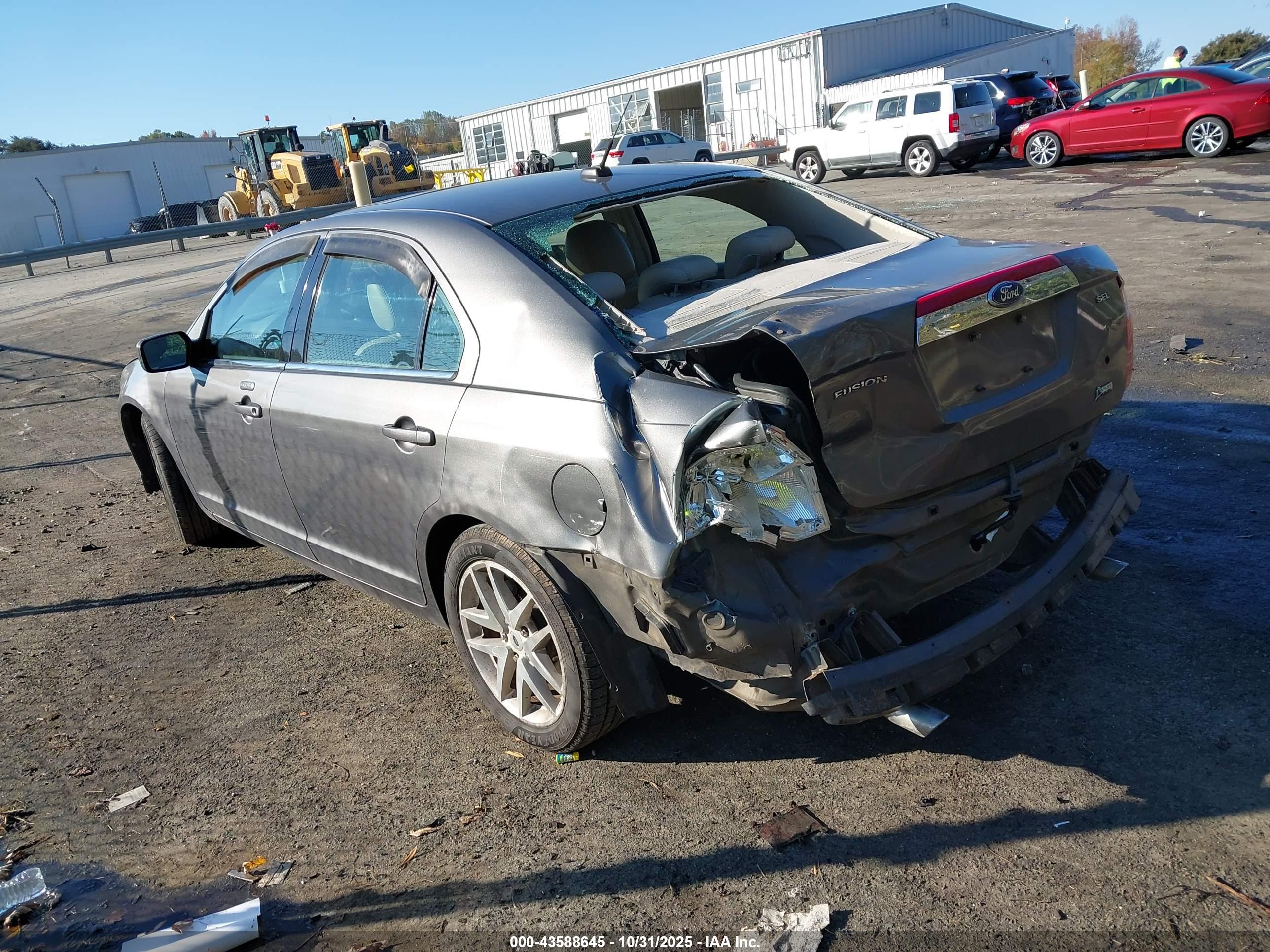 FORD FUSION image 3