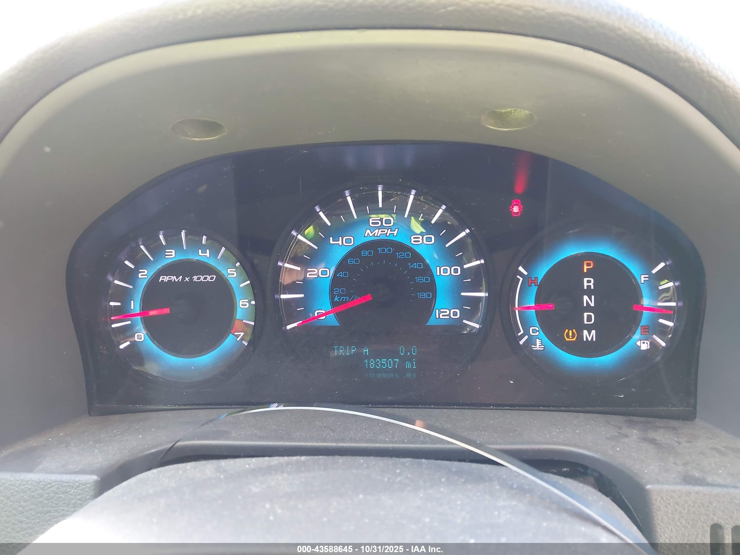 FORD FUSION image 7