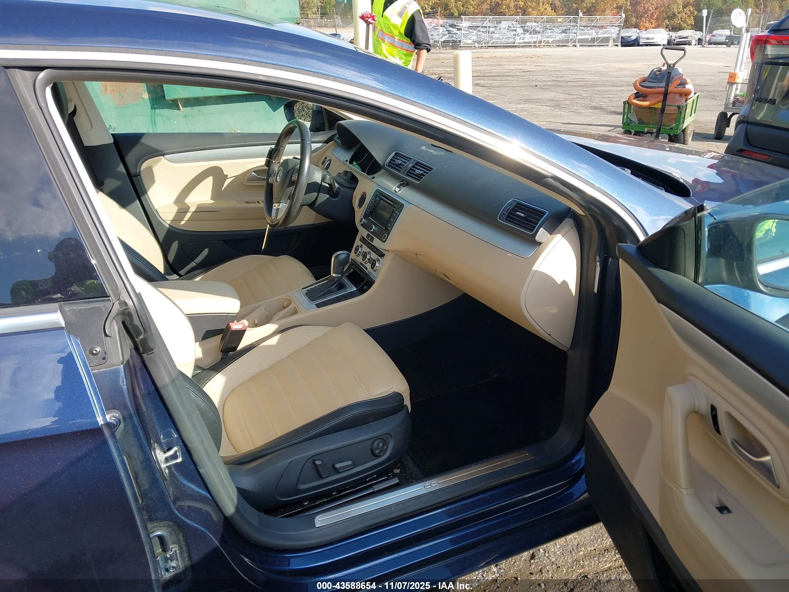 VOLKSWAGEN CC image 5