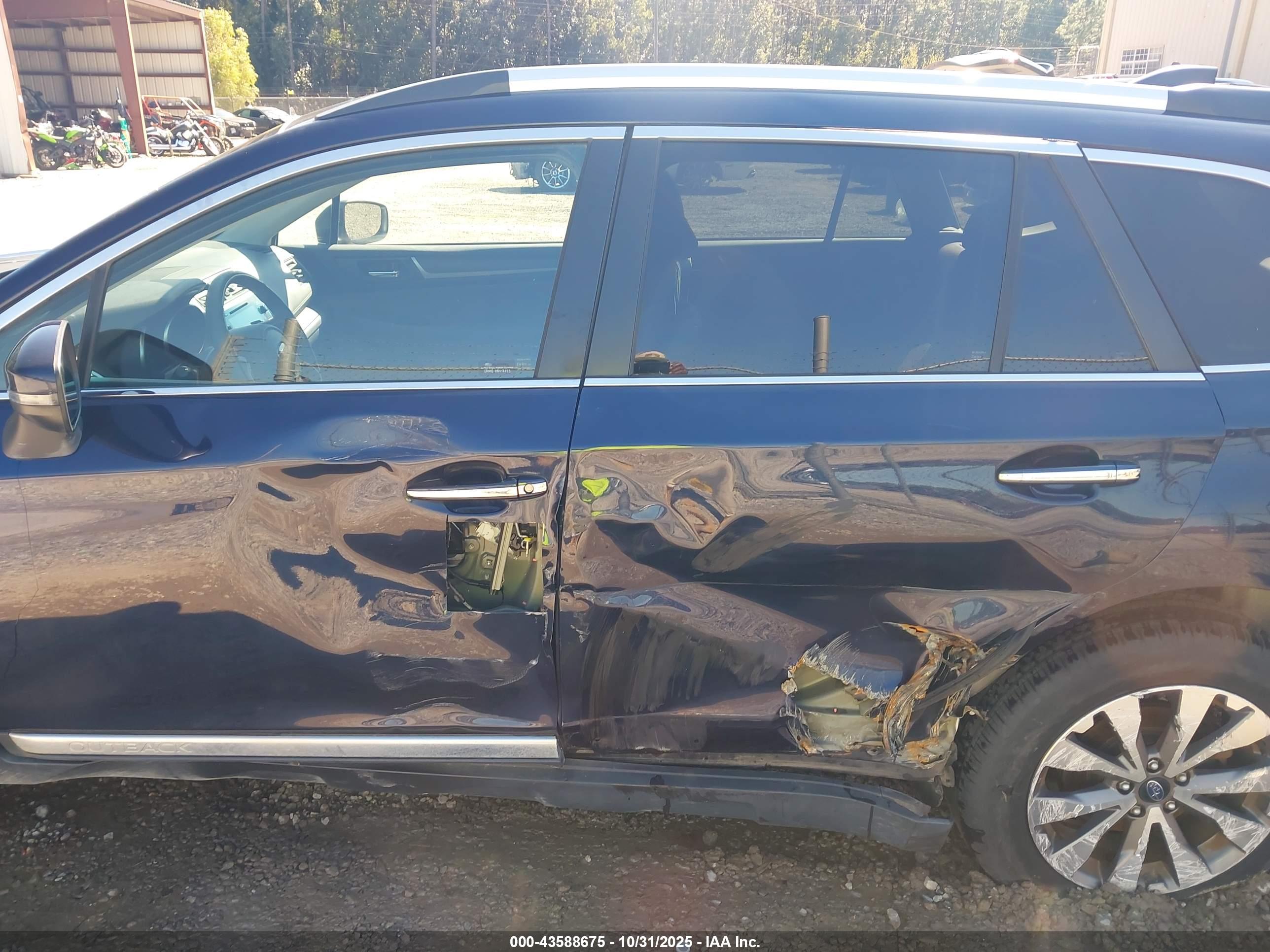 SUBARU OUTBACK image 6