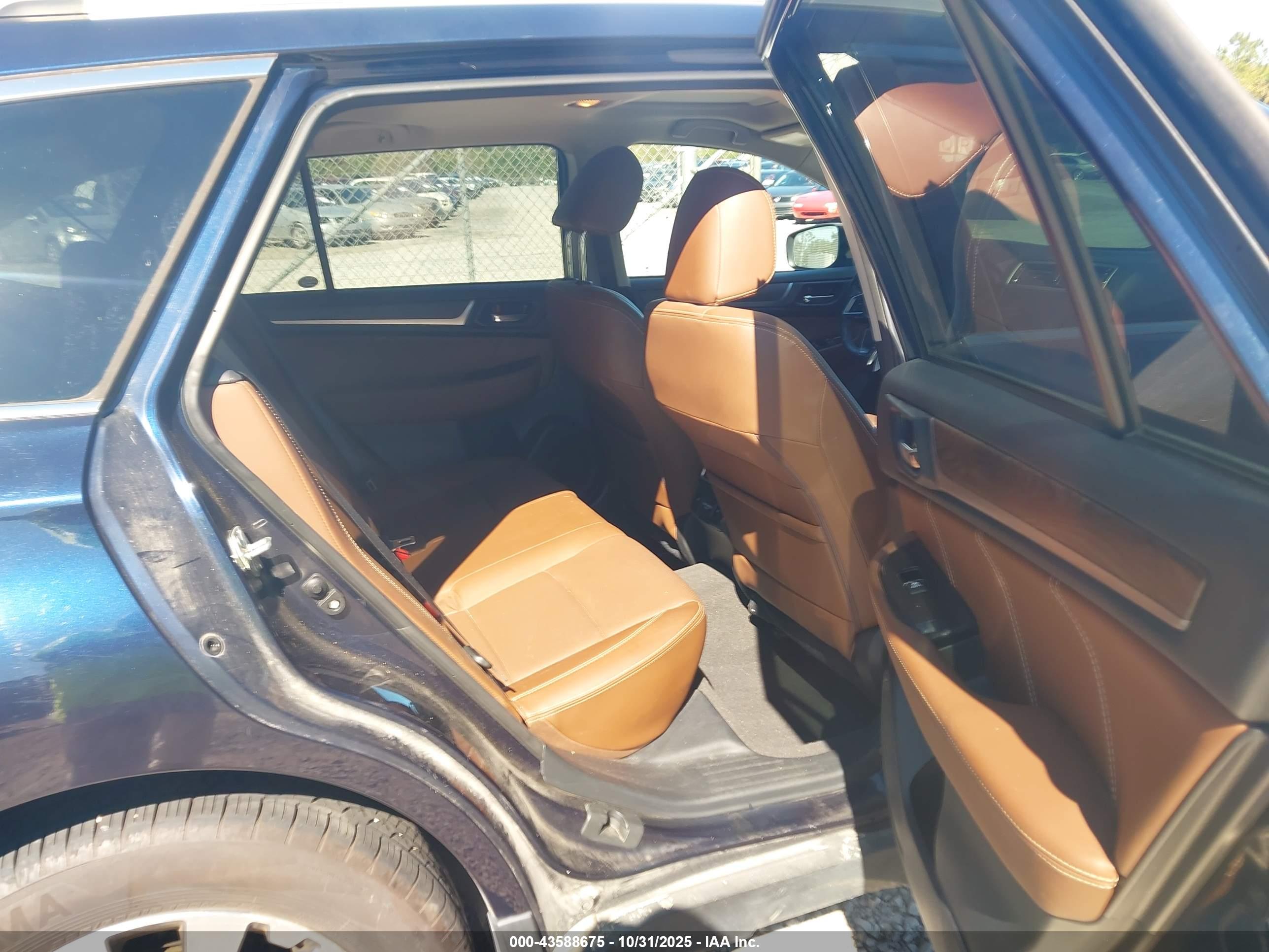 SUBARU OUTBACK image 8