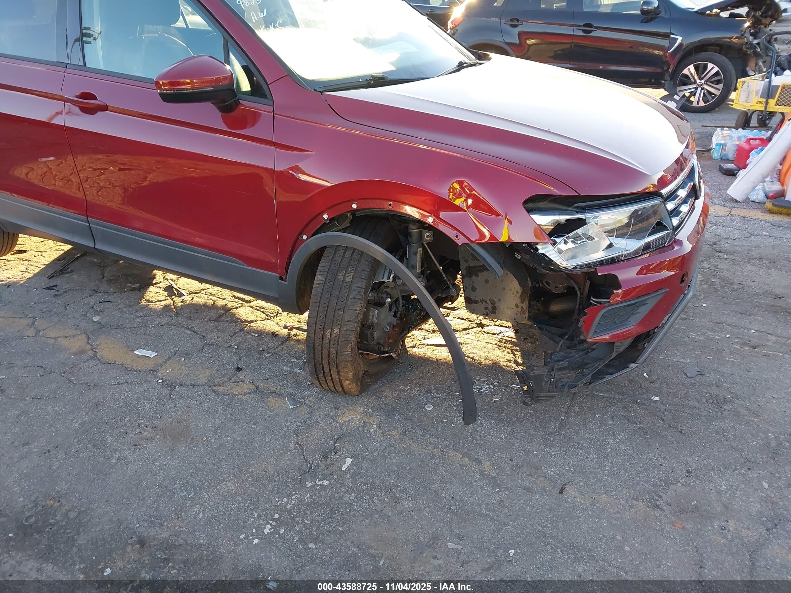 VOLKSWAGEN TIGUAN image 6