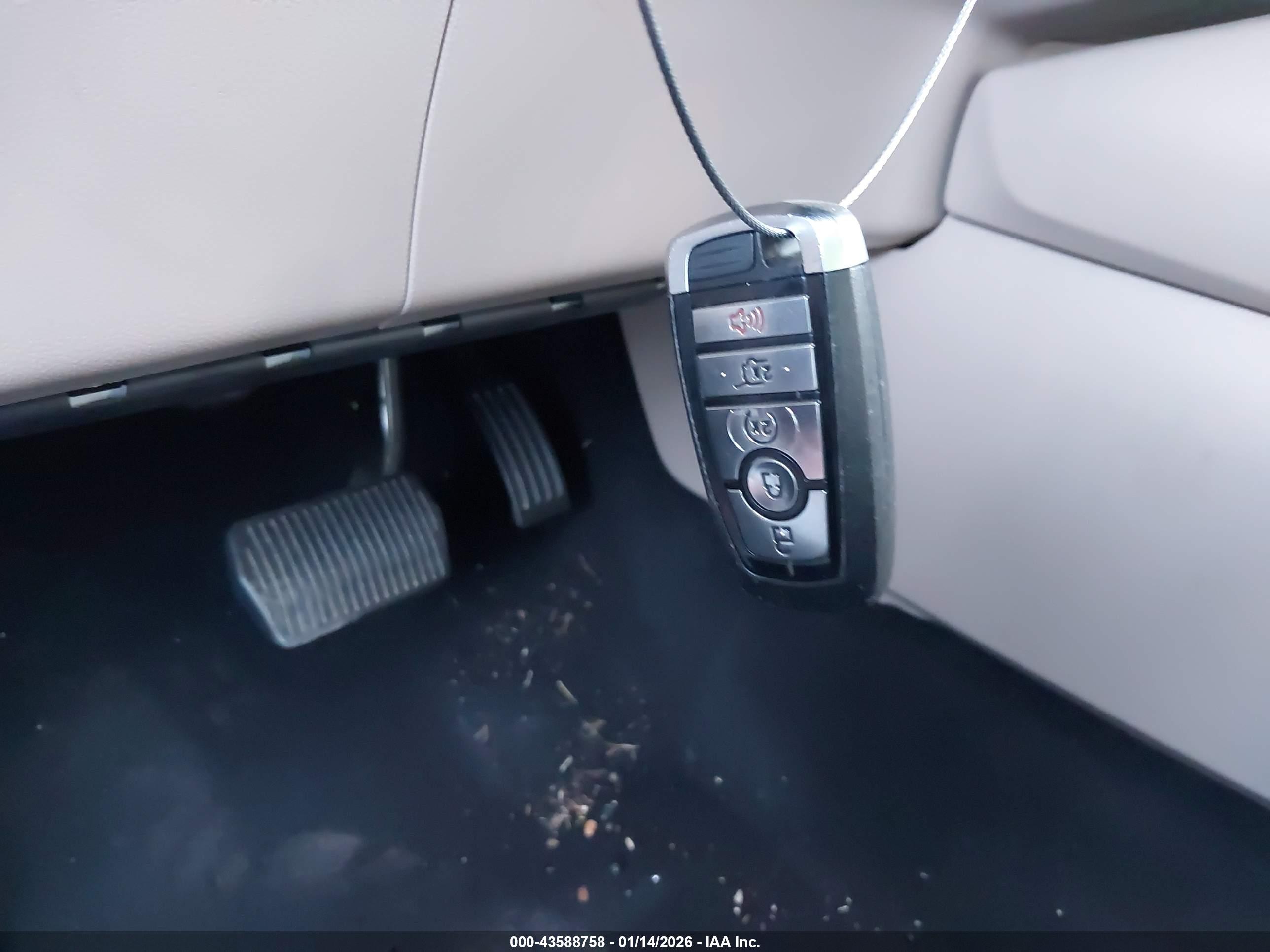 FORD ESCAPE image 11