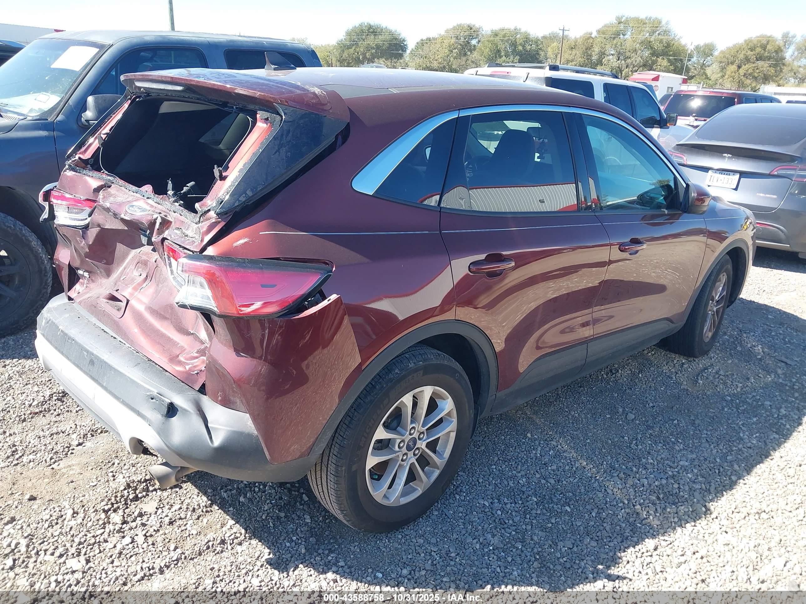 FORD ESCAPE image 4