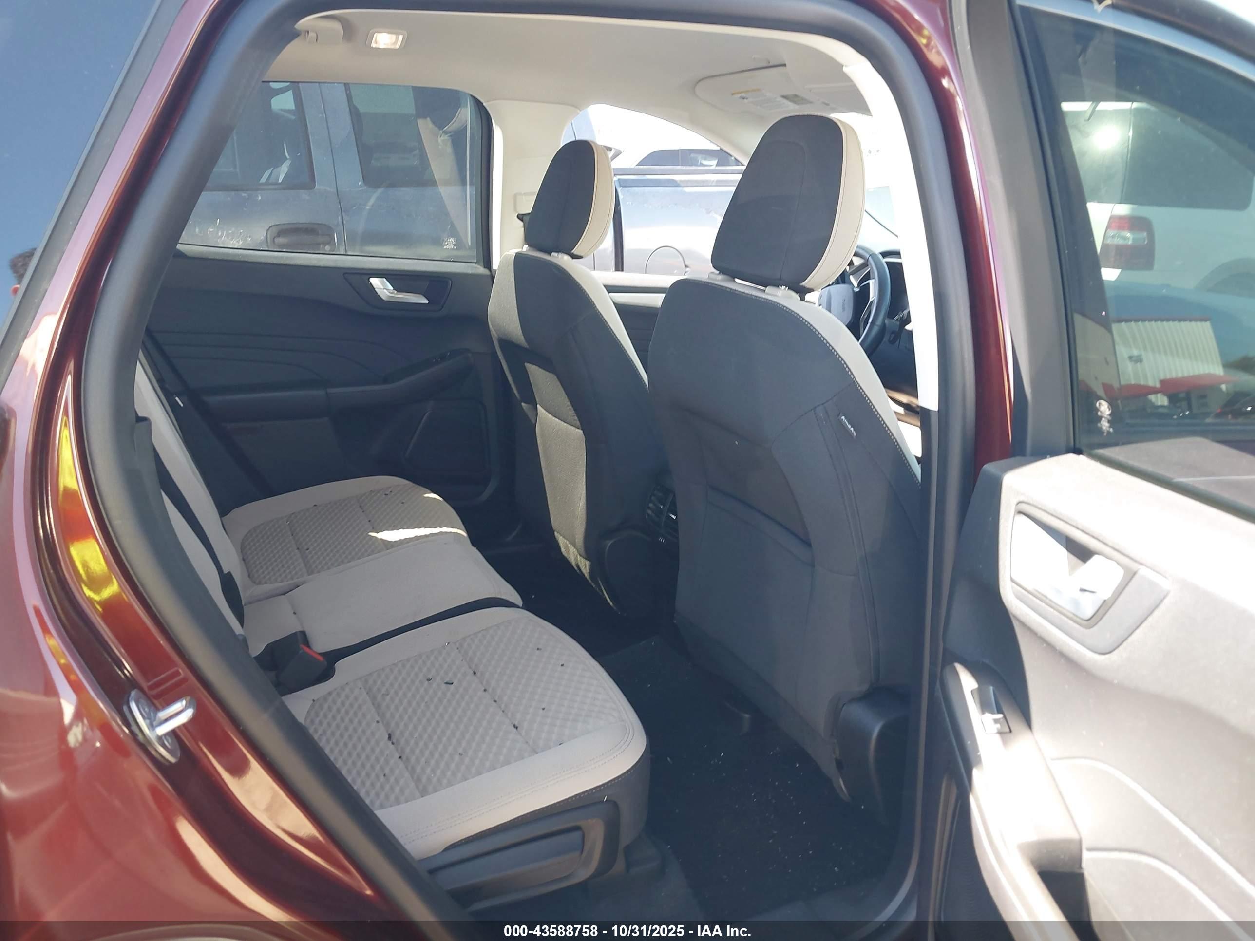 FORD ESCAPE image 8