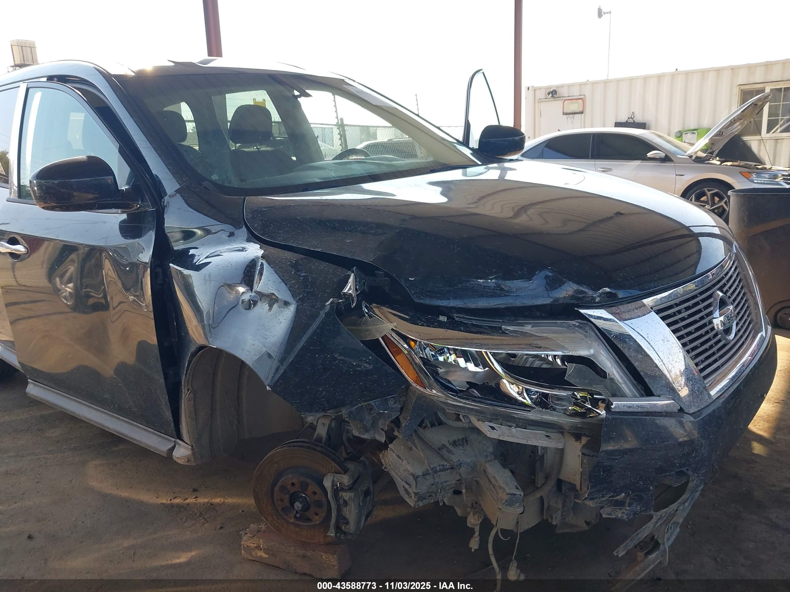 NISSAN PATHFINDER image 6