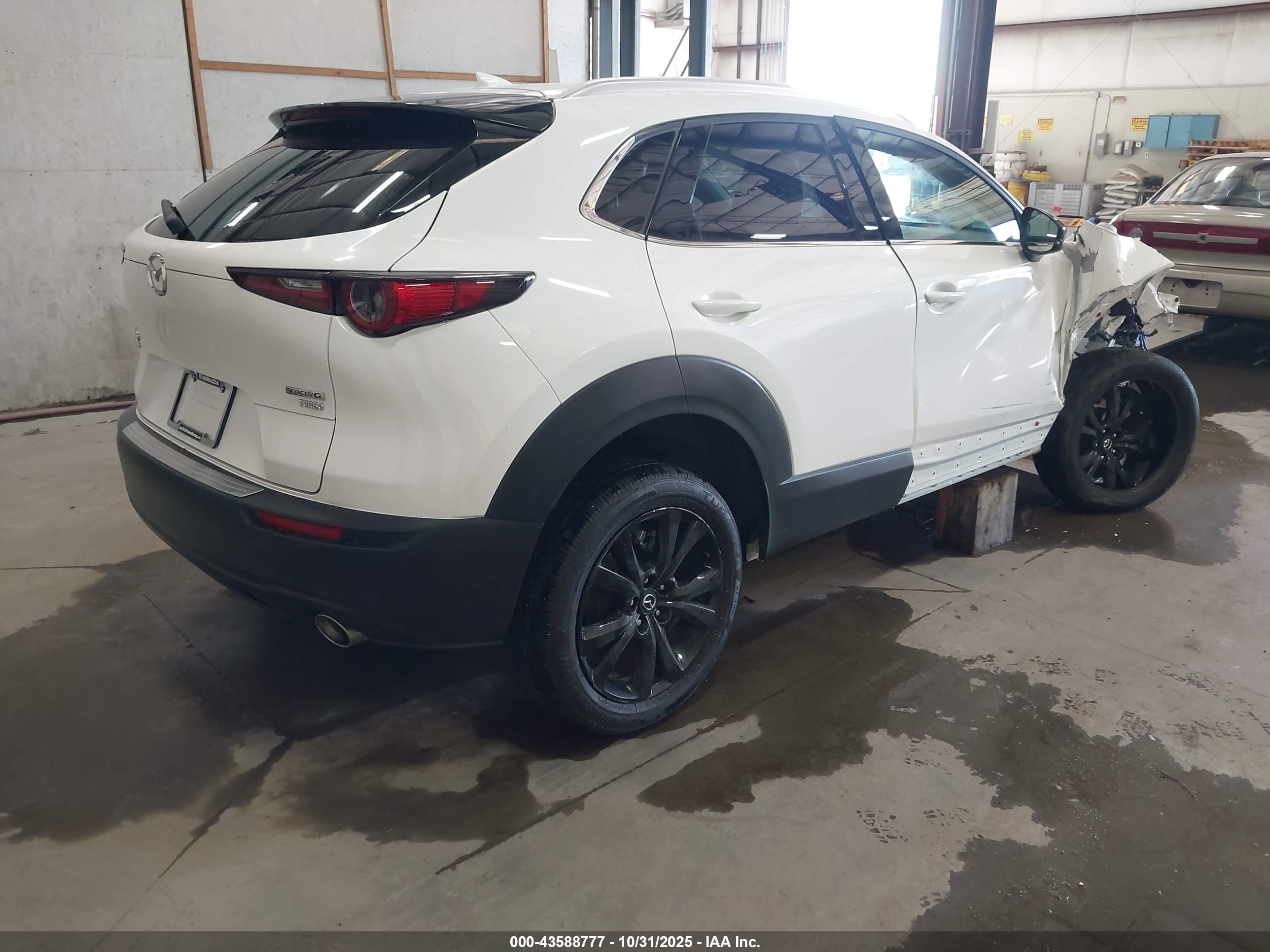 MAZDA CX-30 image 4