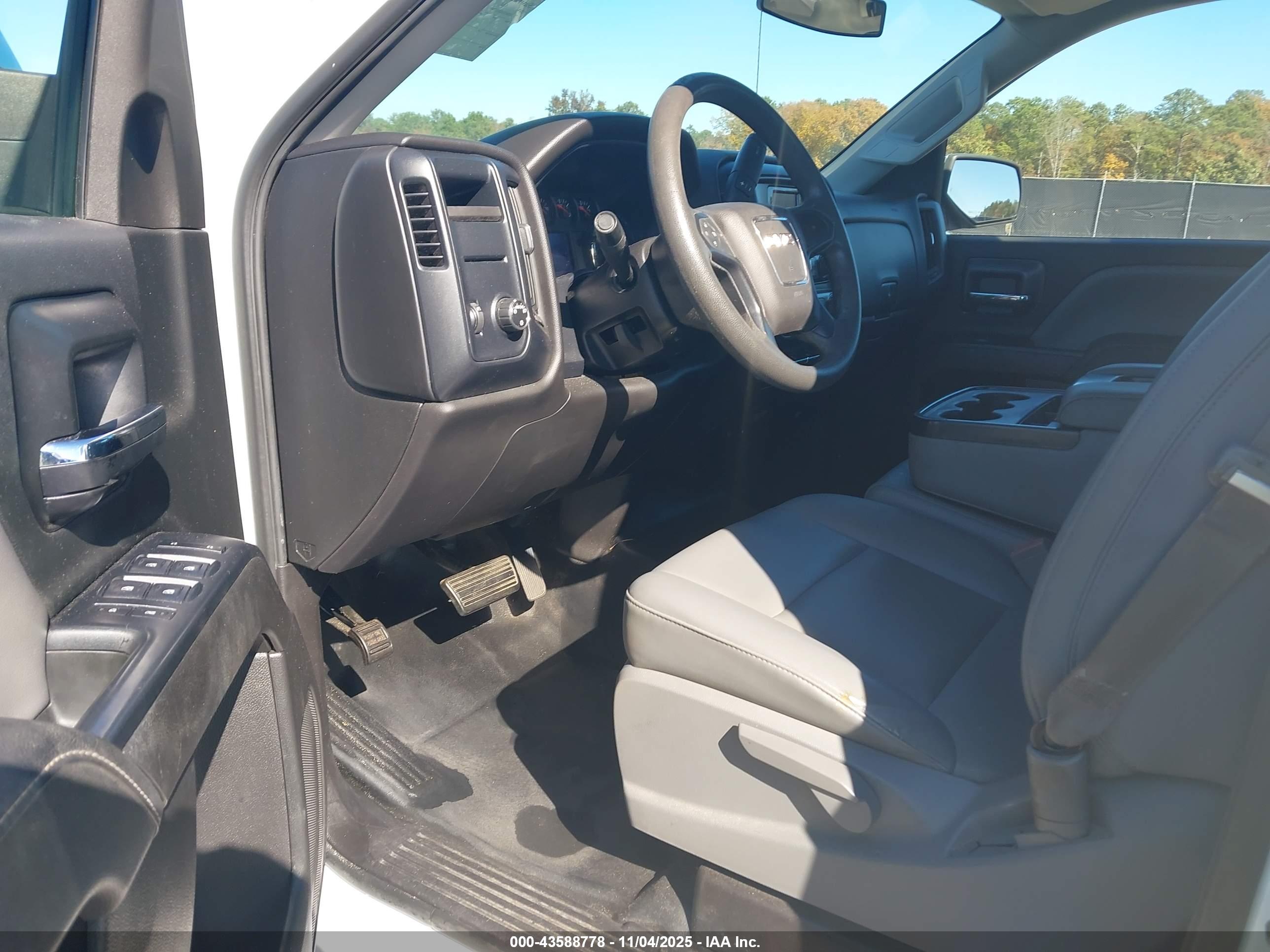 GMC SIERRA image 5