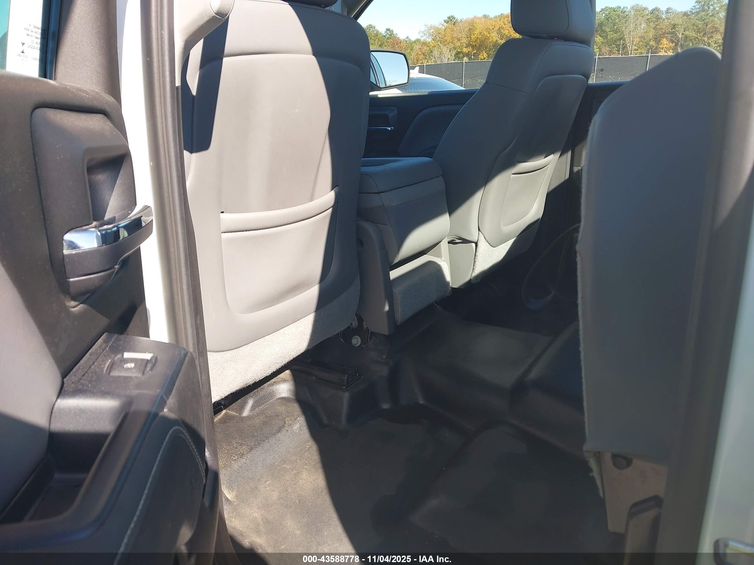 GMC SIERRA image 8