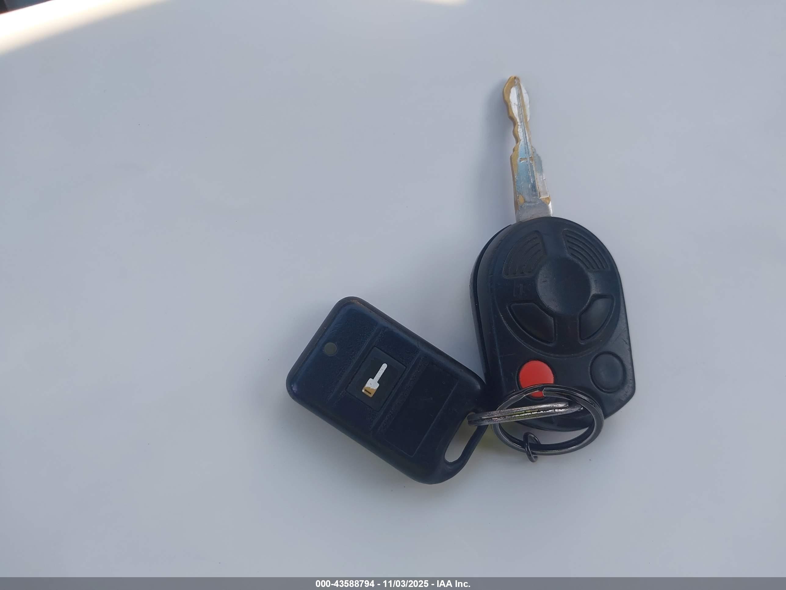 FORD ESCAPE image 11