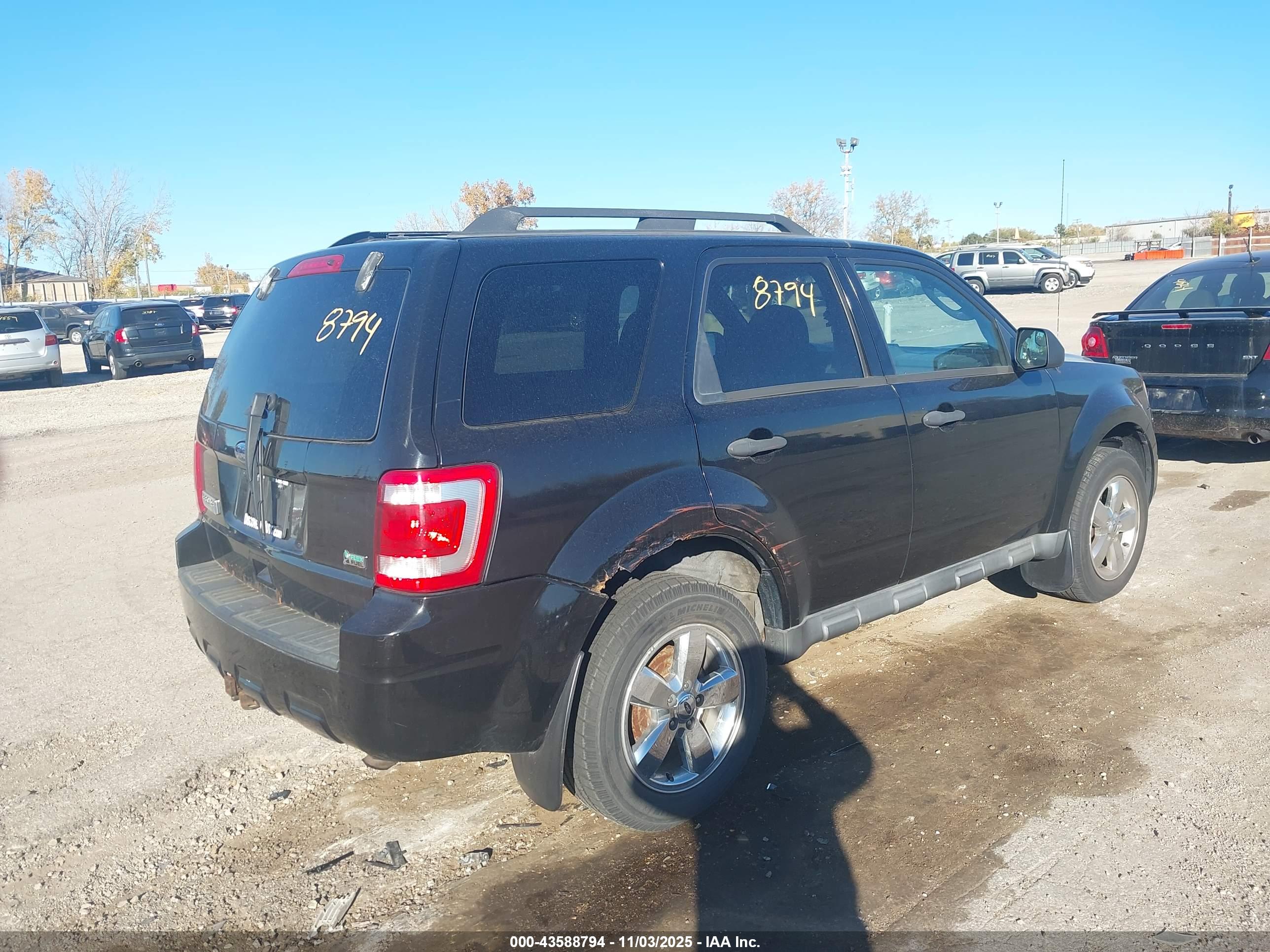 FORD ESCAPE image 4