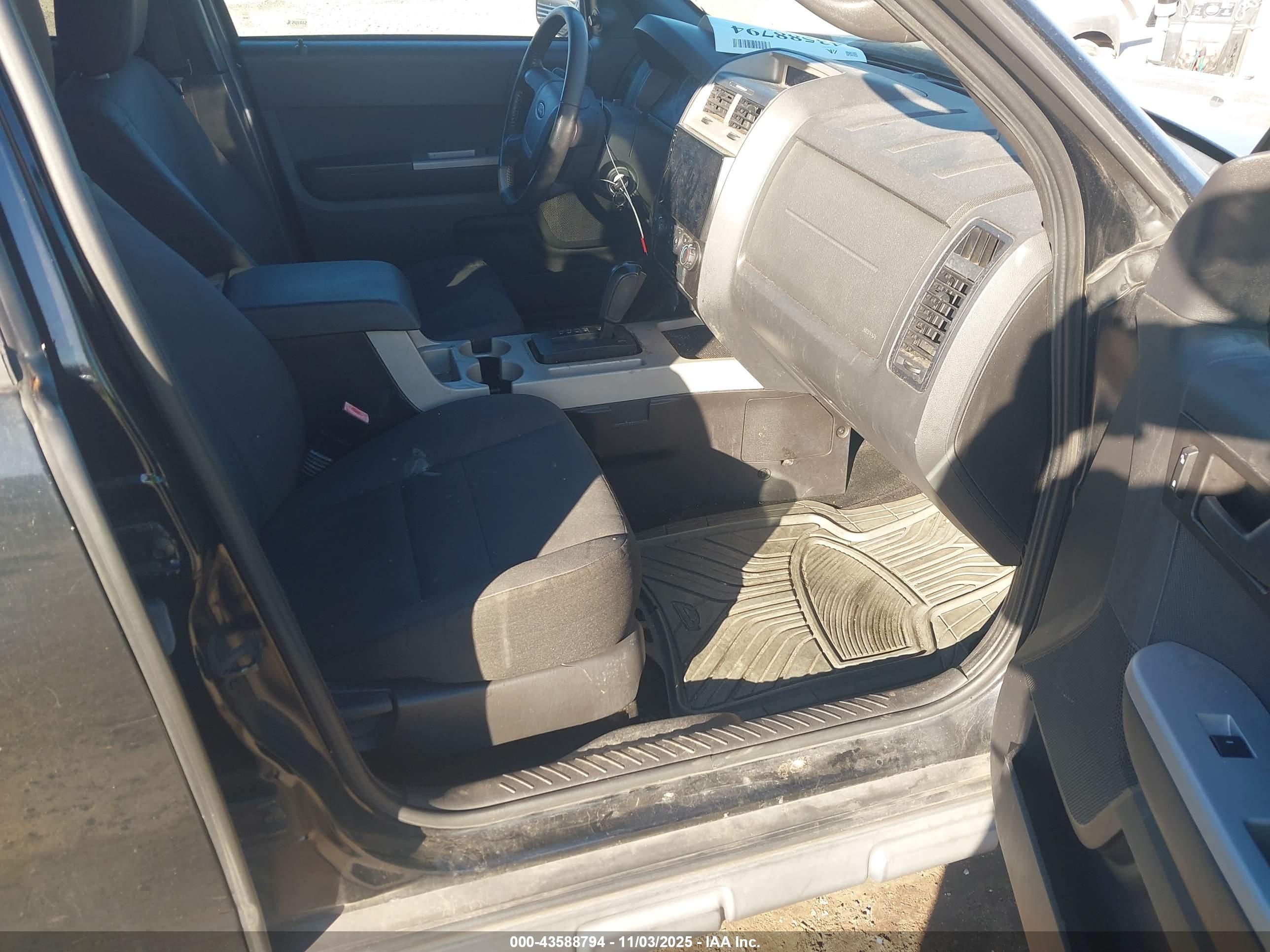 FORD ESCAPE image 5