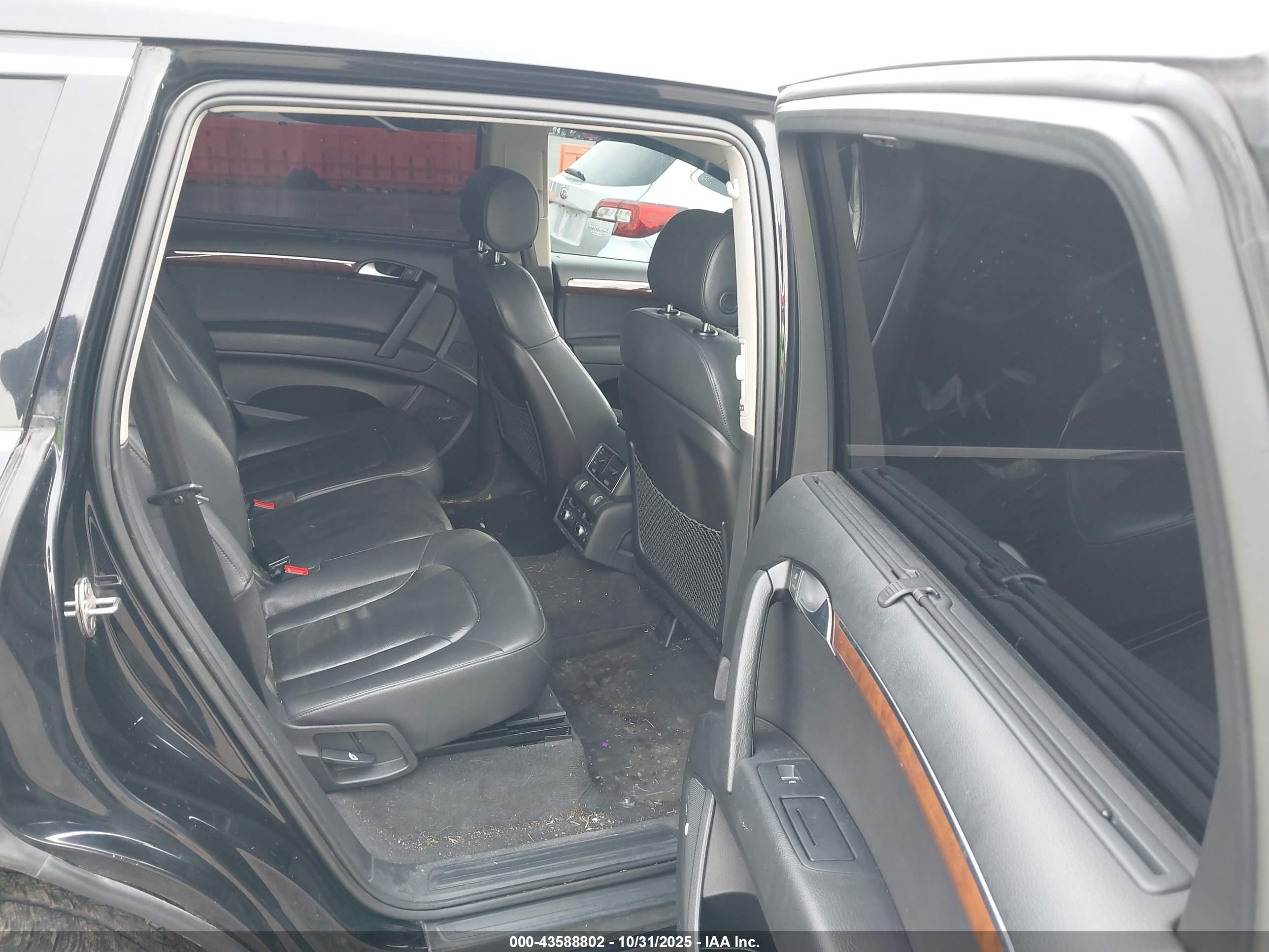 AUDI Q7 image 8