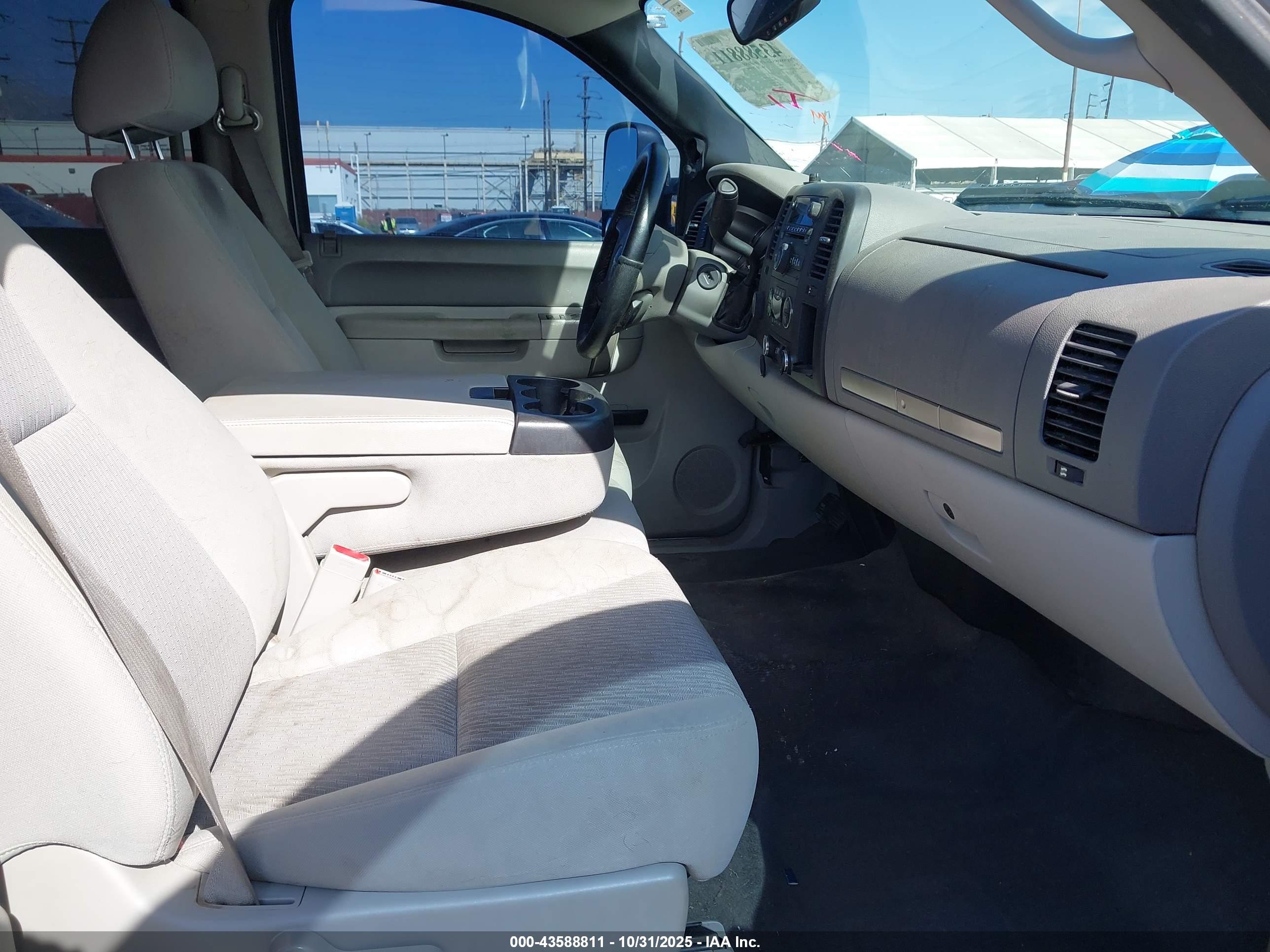 GMC SIERRA image 5