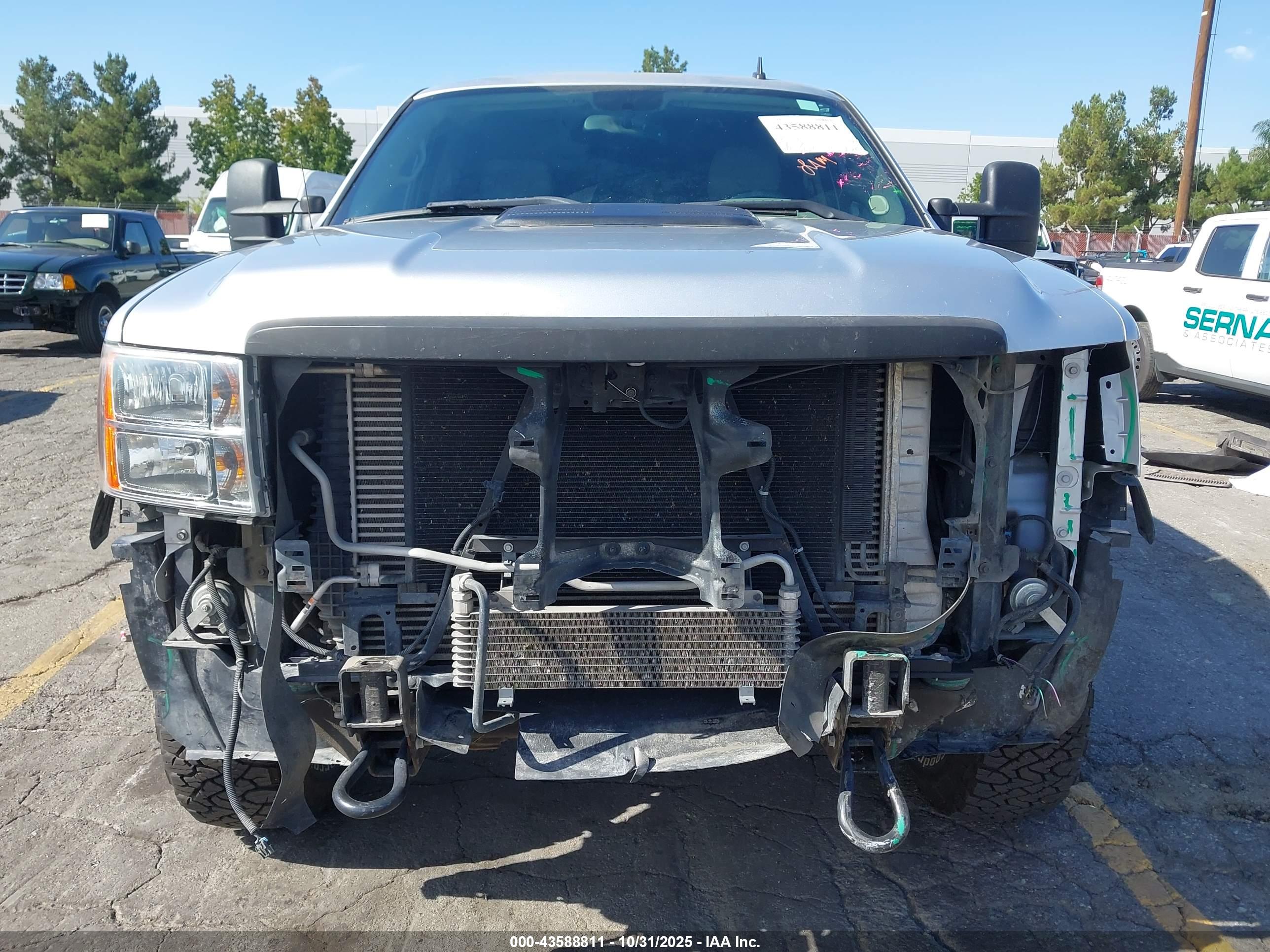 GMC SIERRA image 6