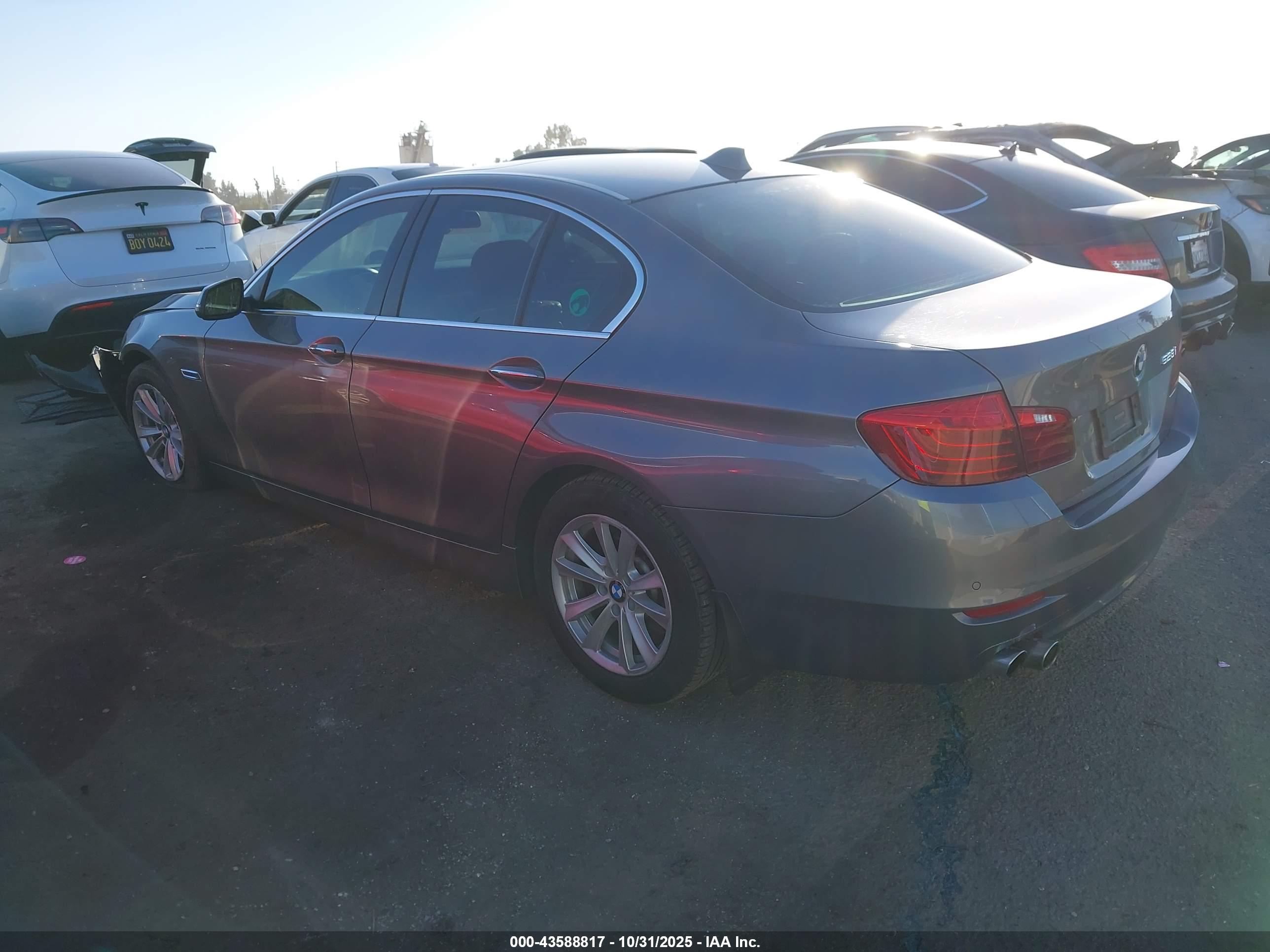 BMW 528I image 3
