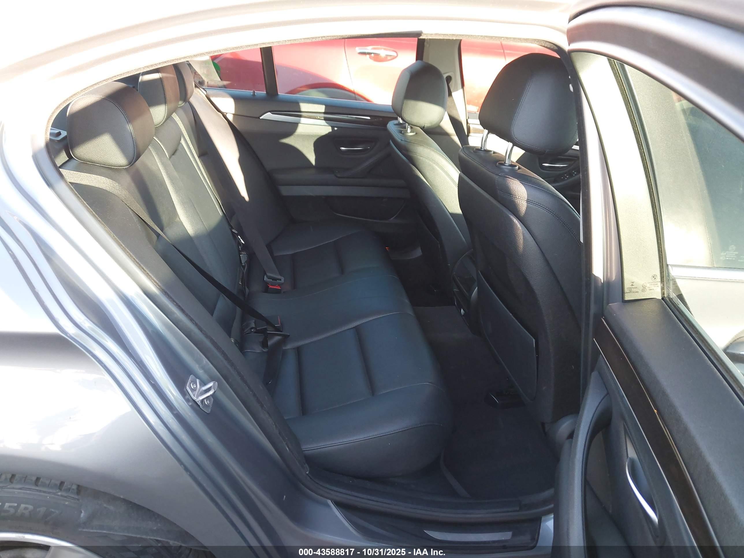 BMW 528I image 8
