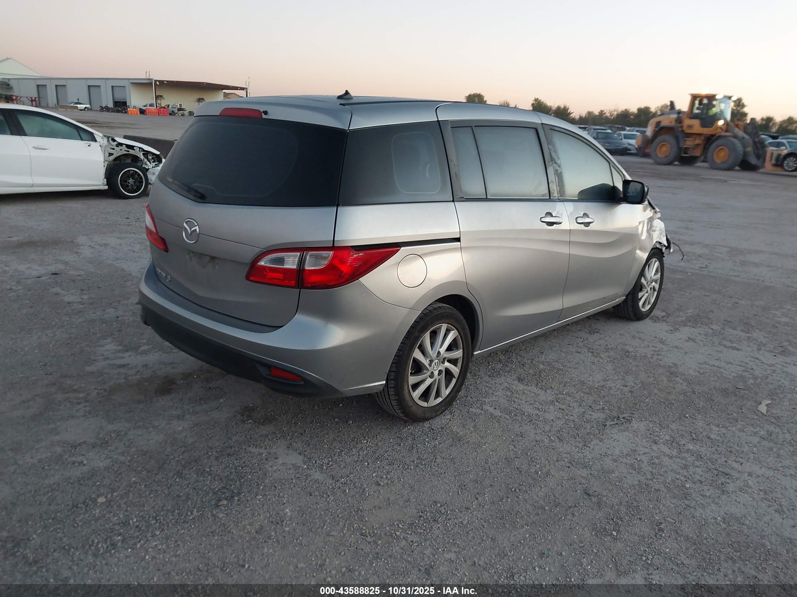 MAZDA MAZDA5 image 4
