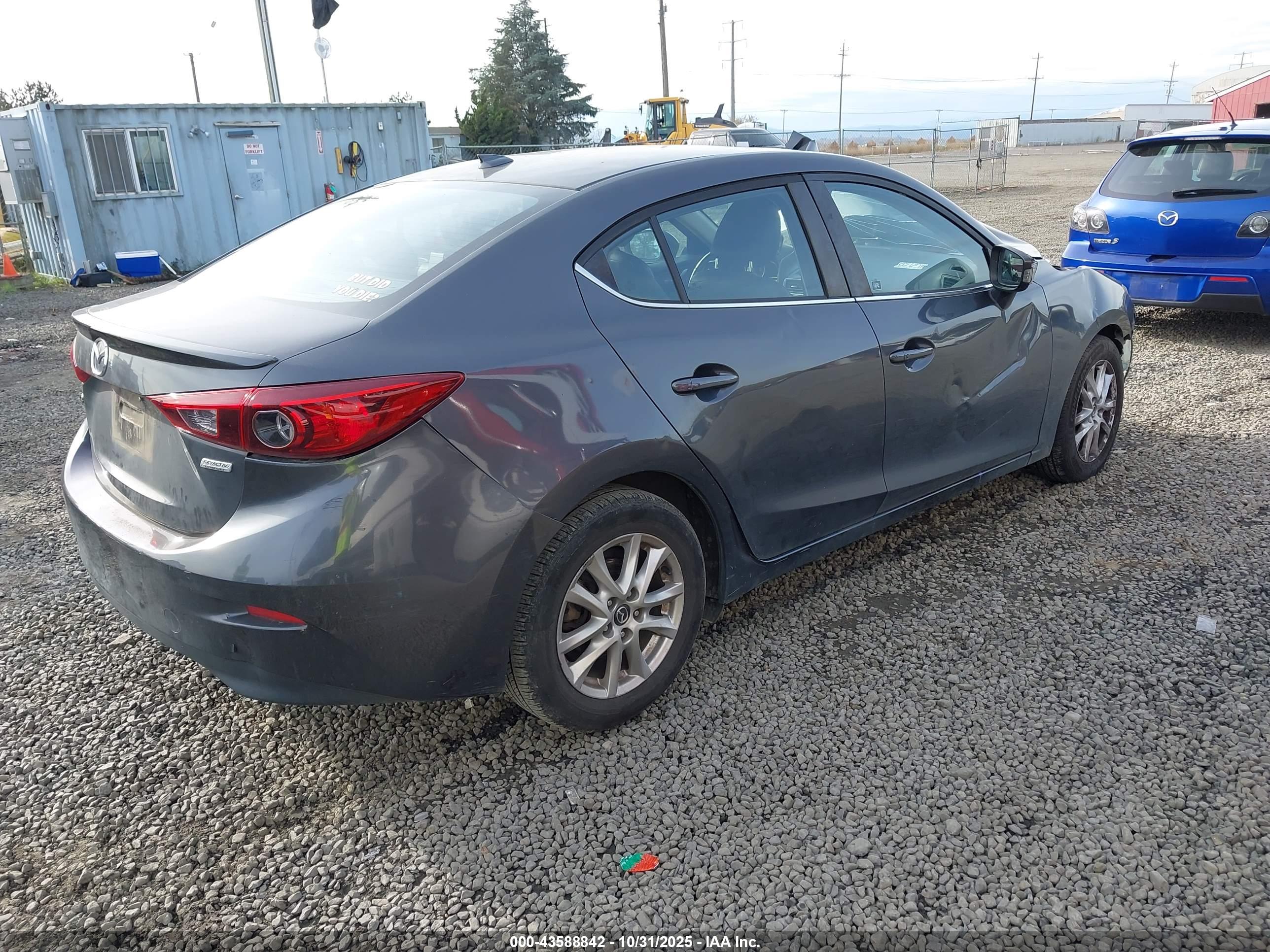 MAZDA MAZDA3 image 4