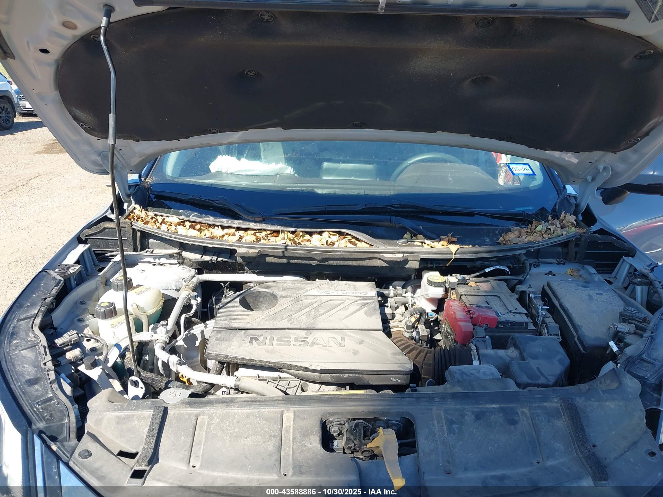 NISSAN ROGUE image 10