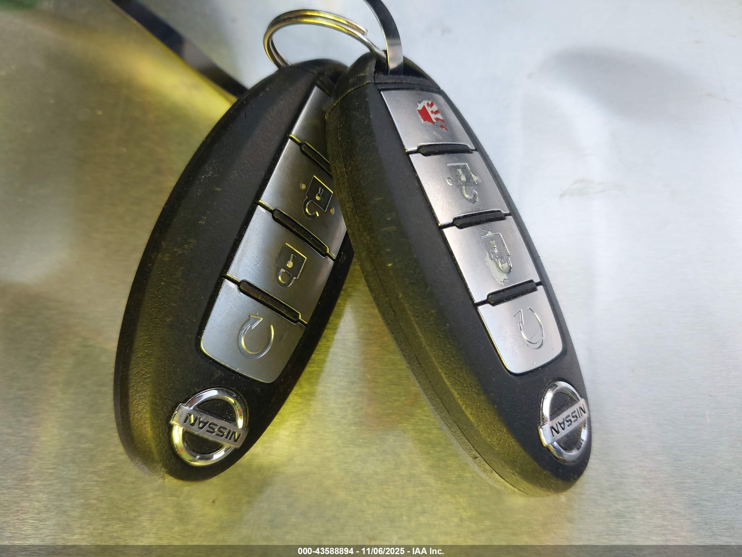 NISSAN ROGUE image 11