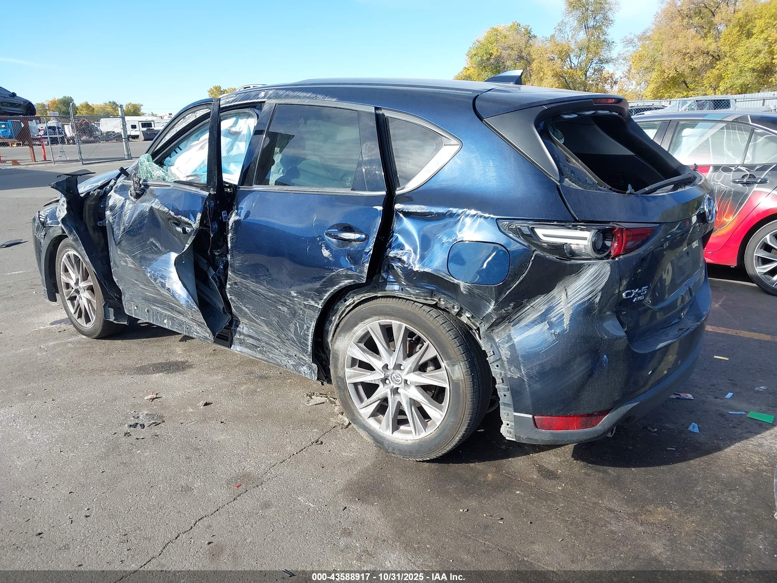 MAZDA CX-5 image 3