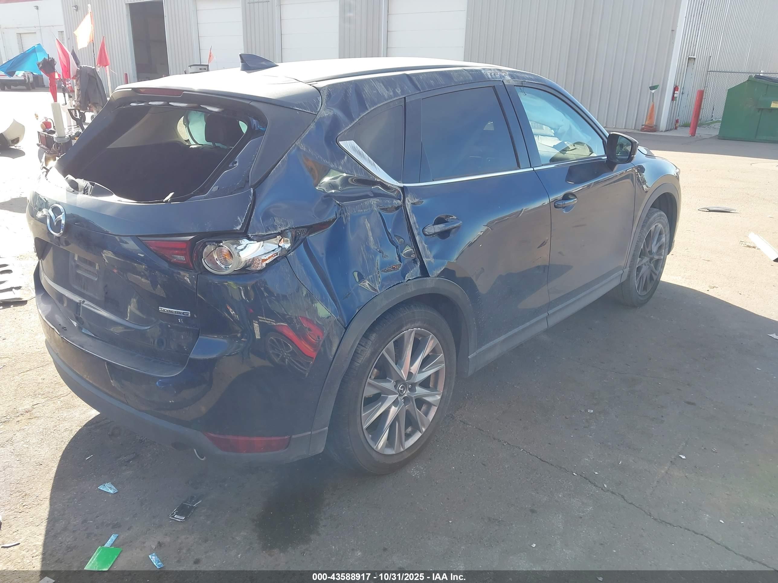 MAZDA CX-5 image 4